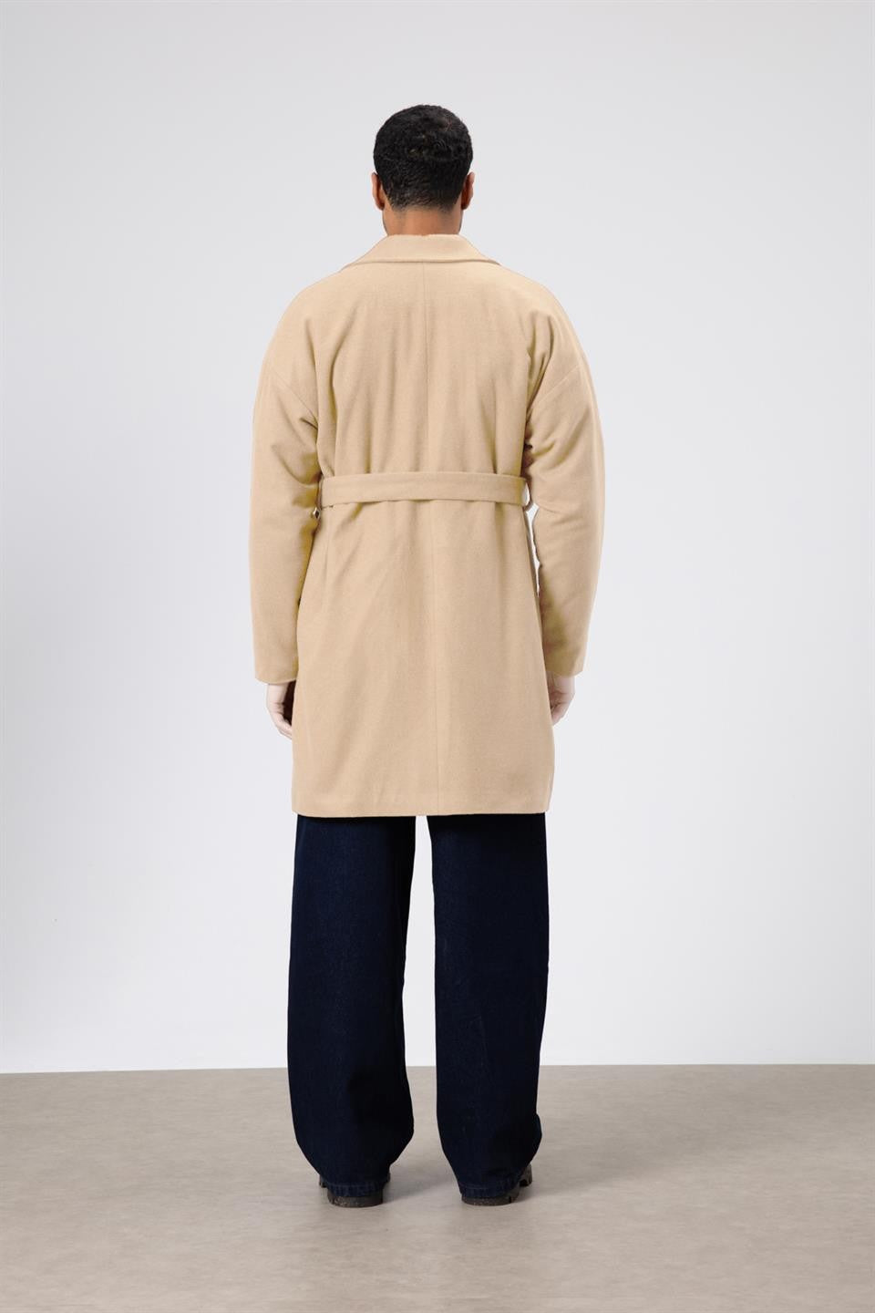 Oversized Arched Cashmere Coat