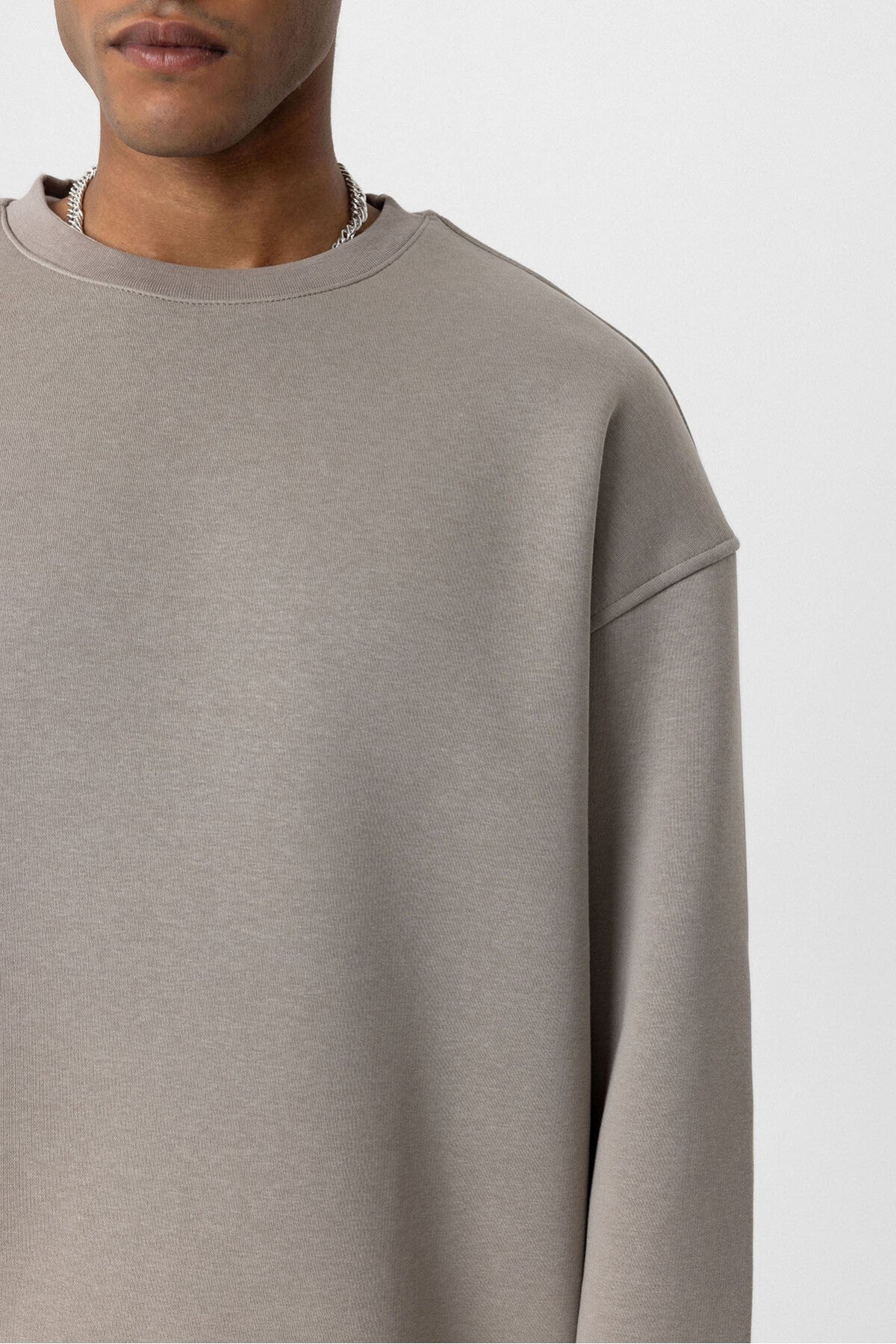 Basic Oversized Crew-Neck Sweatshirt