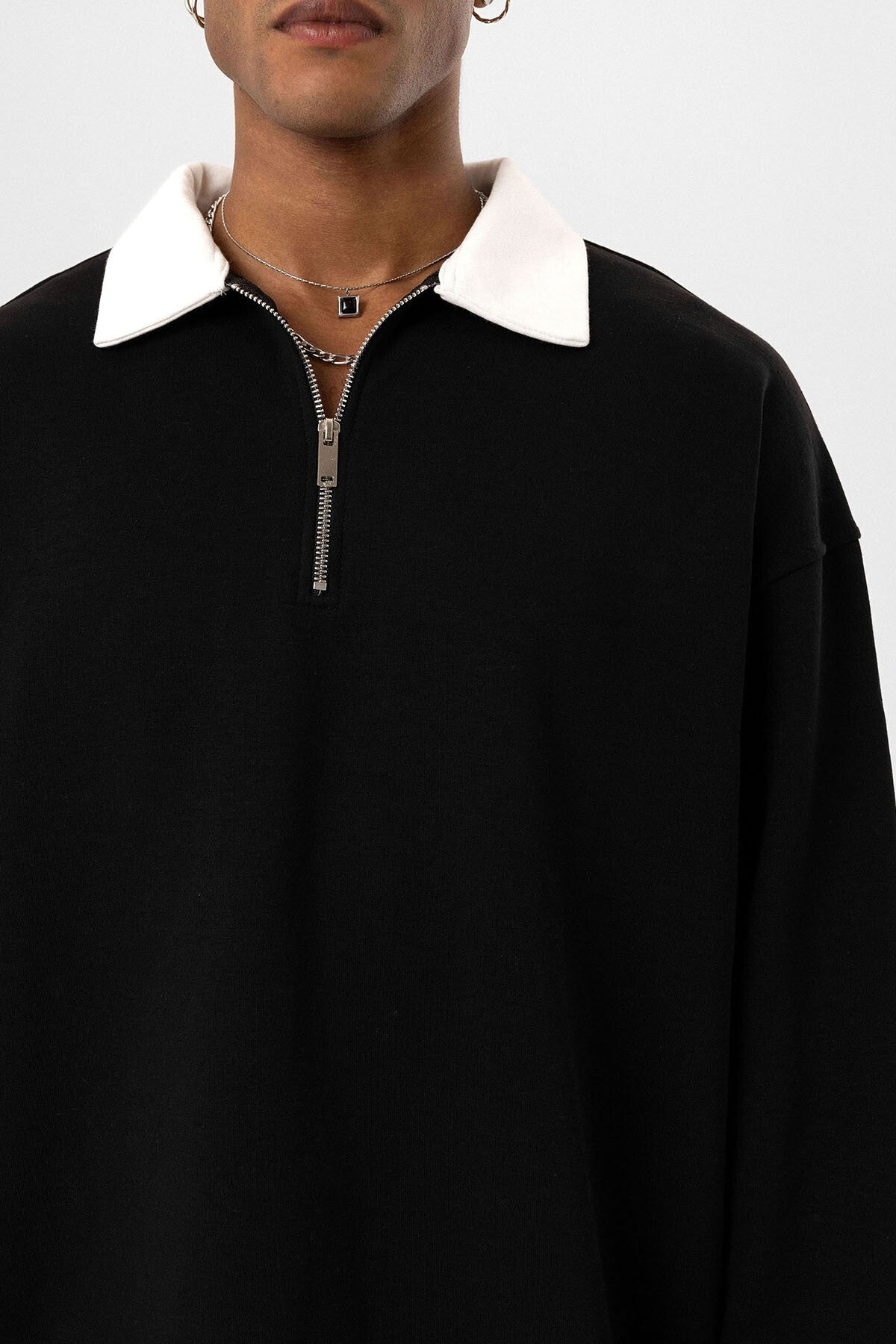 Basic Polo Neck Sweatshirt with Zipper Detail