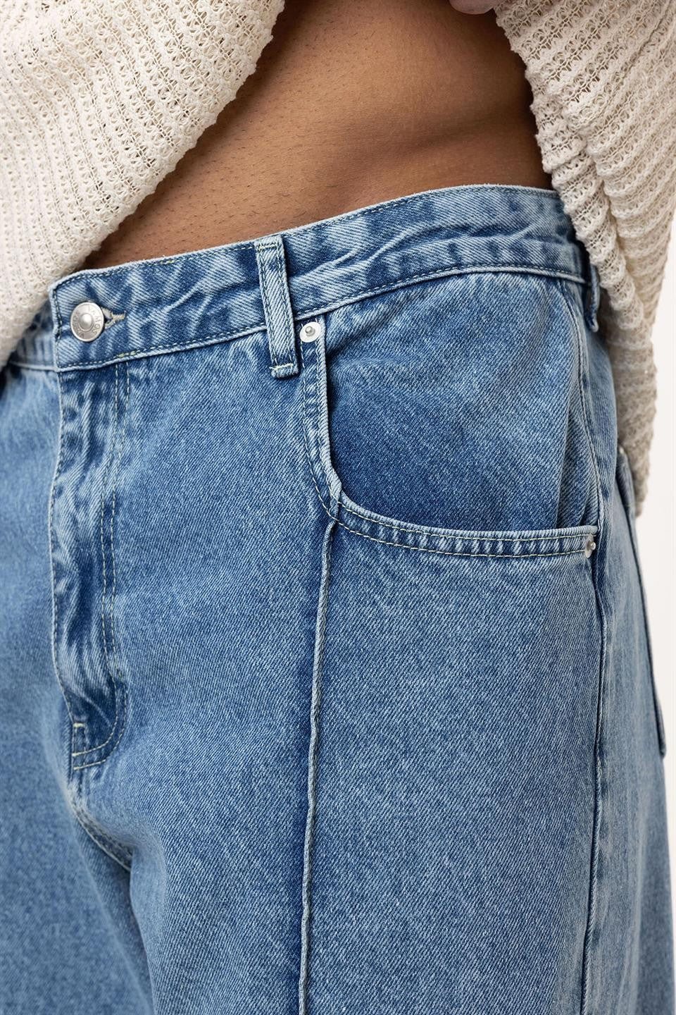 Stitched-Detail Relaxed-Fit Jeans