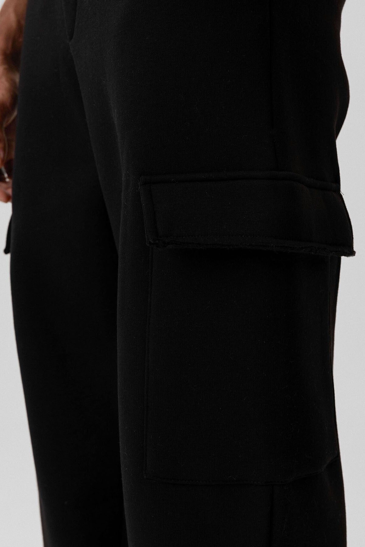 Basic Baggy Sweatpants with Cargo Pockets
