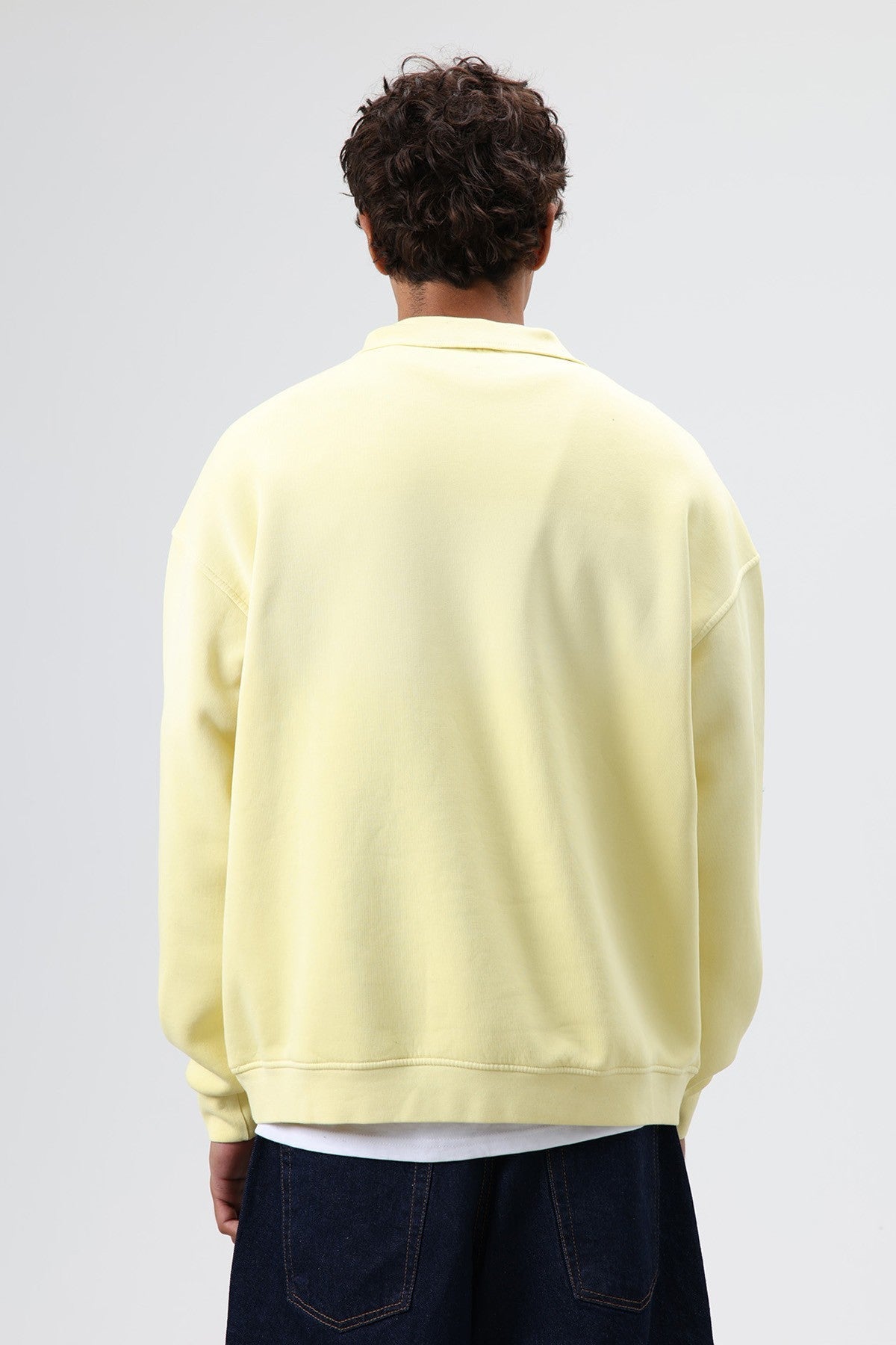 Oversized Sweatshirt with a Collar and Zipper