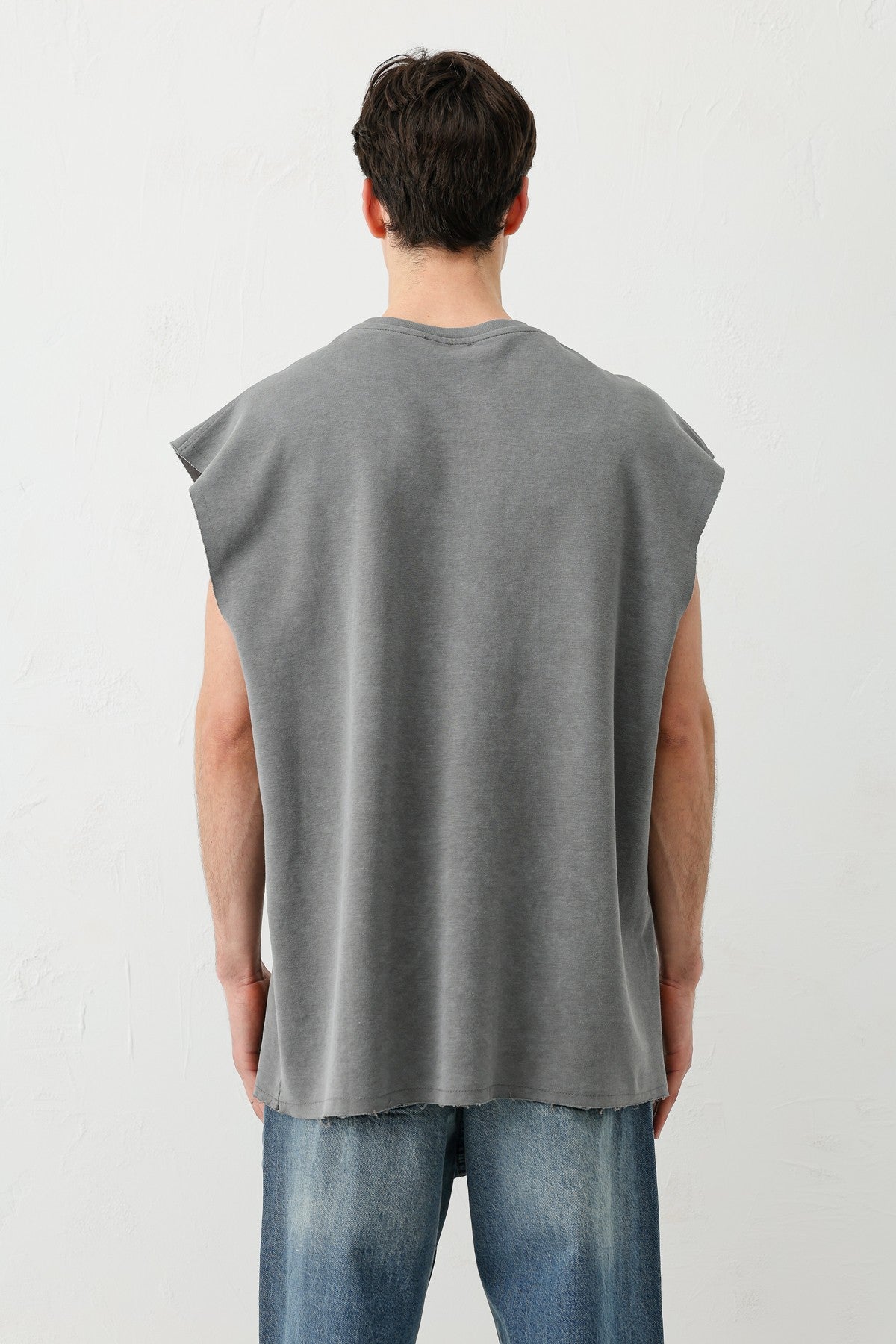 Basic Sleeveless T-Shirt