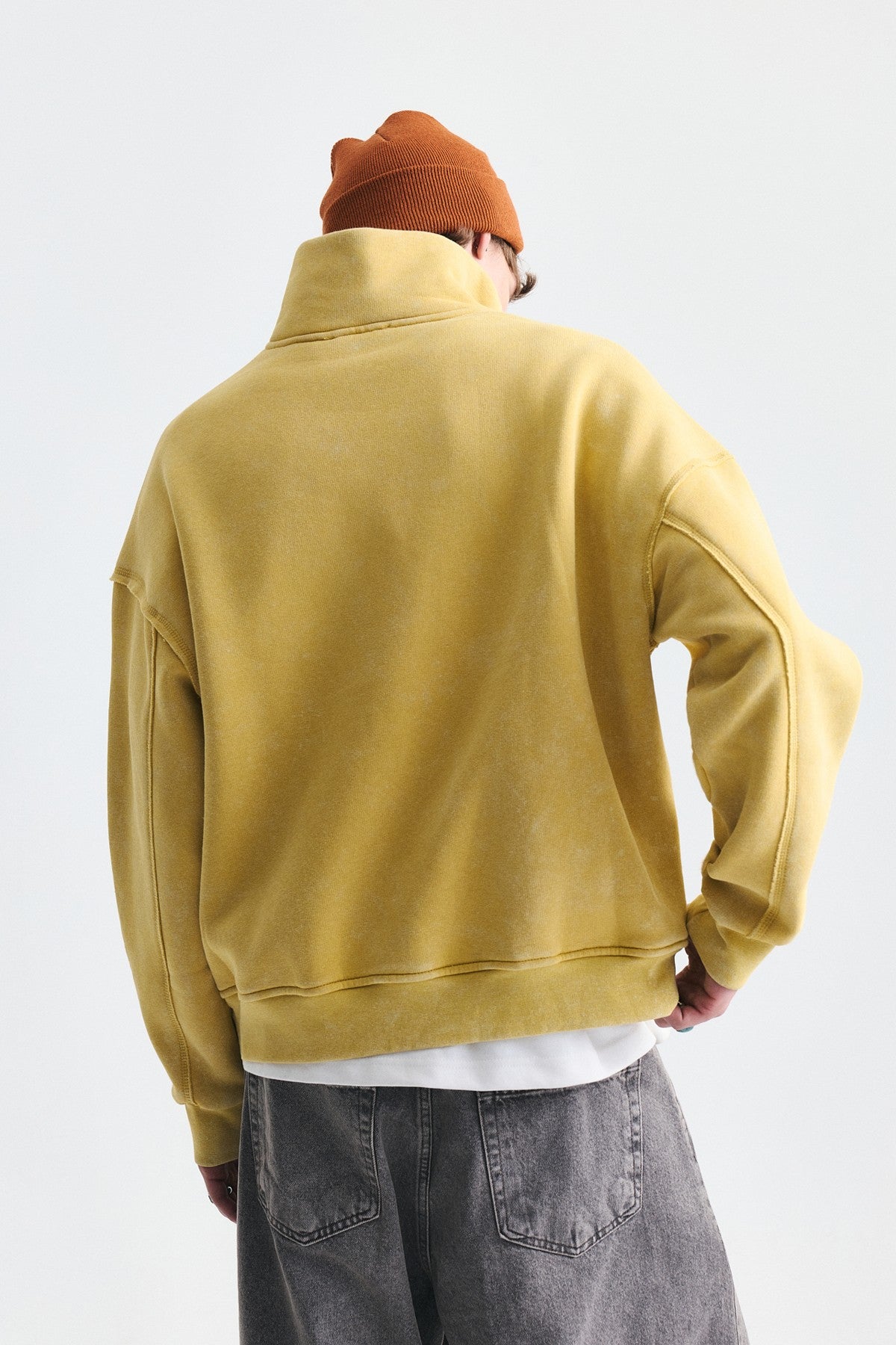 Boxy-Fit Sweatshirt with a Stand-Up Collar and Zipper