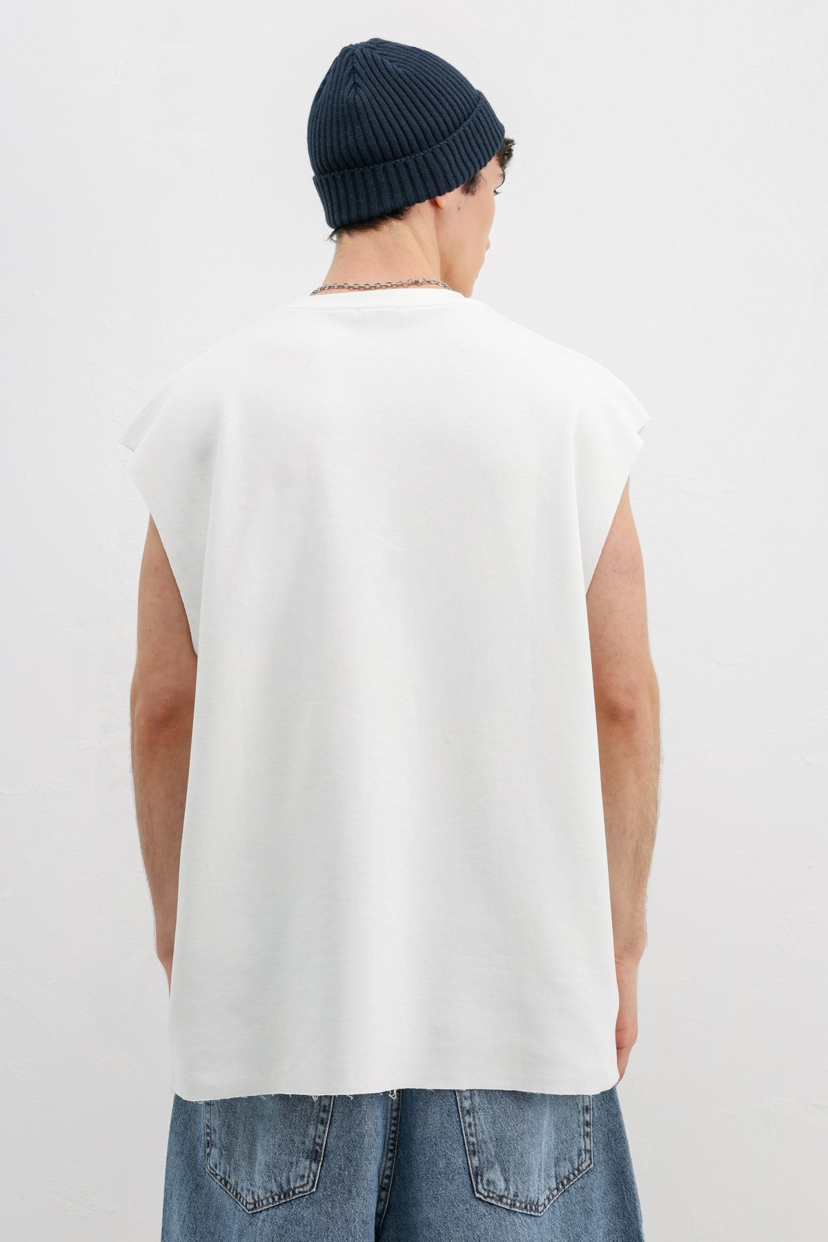 Oversized Sleeveless Basic T-Shirt
