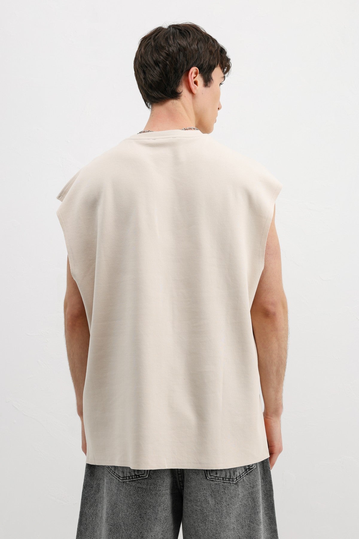 Oversized Sleeveless Basic T-Shirt