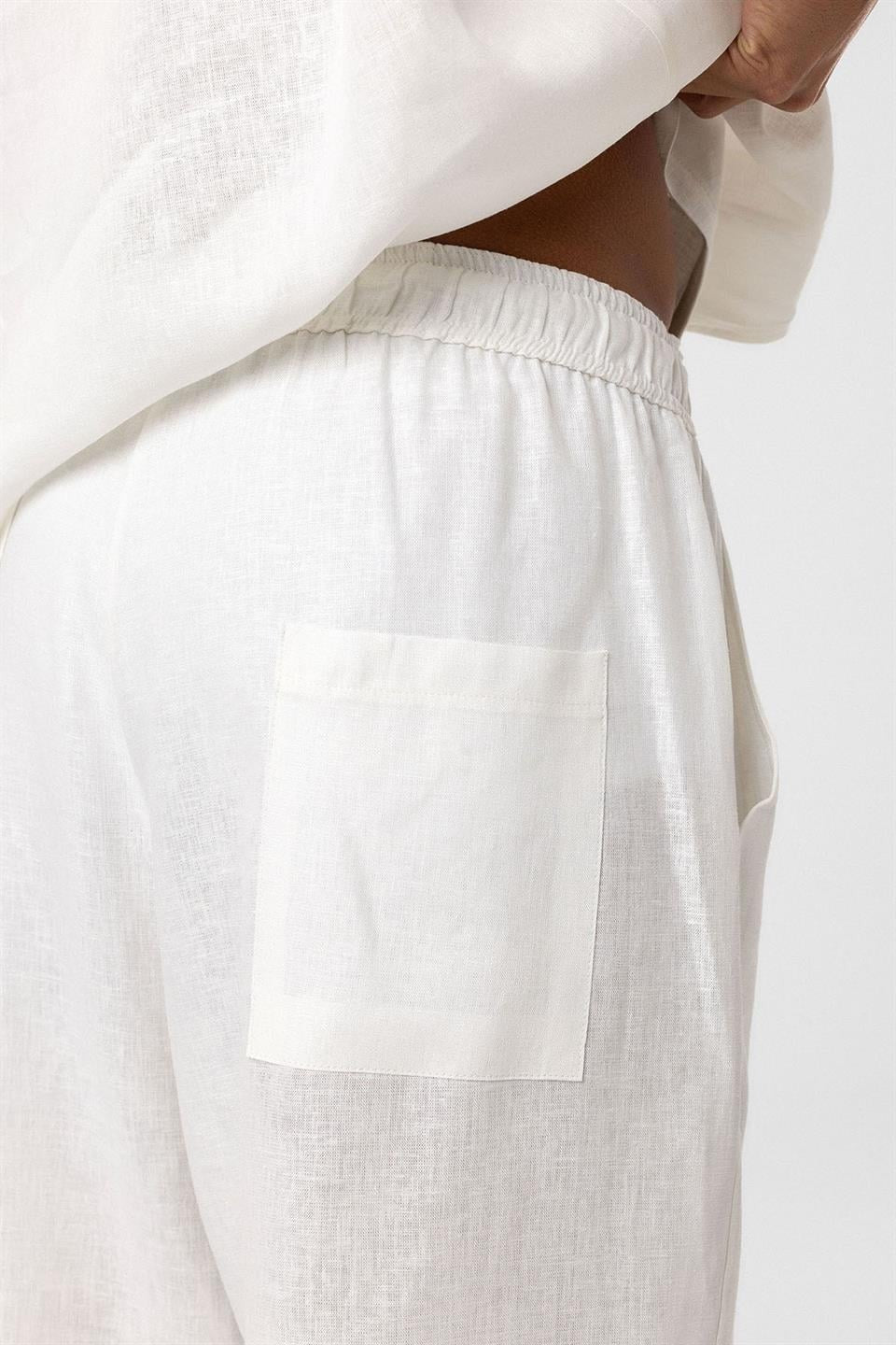 Oversized Double-Pocket Linen Shorts