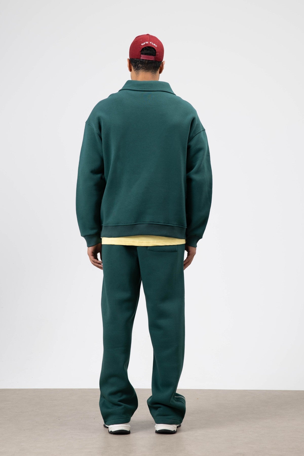 Oversized Sweatsuit Set with Striped Details V90-18