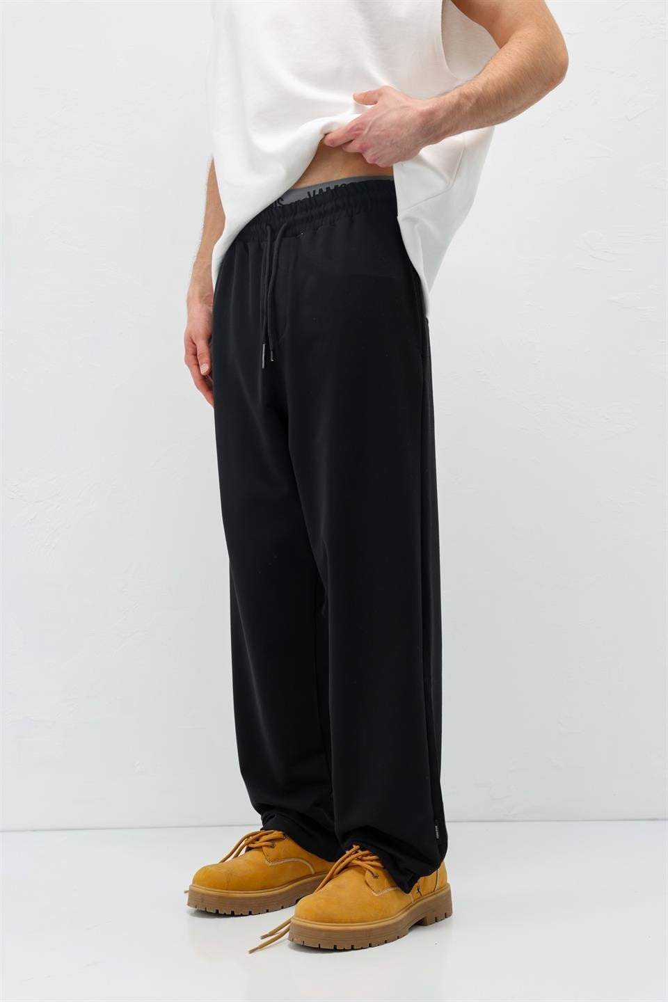 Basic Elastic-Waist Sweatpants
