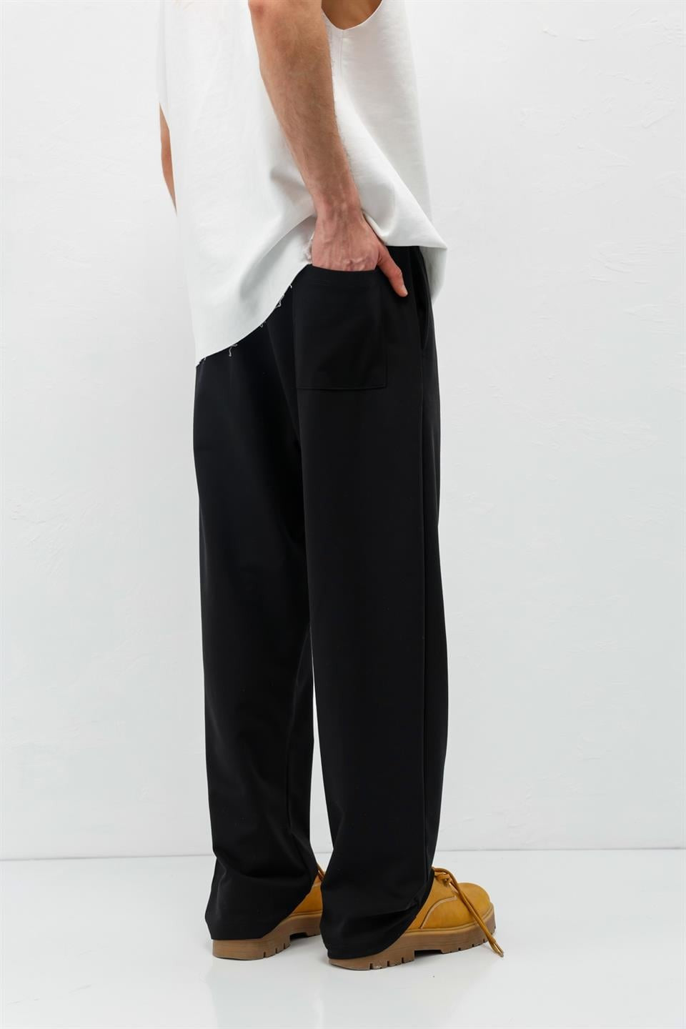Basic Elastic-Waist Sweatpants