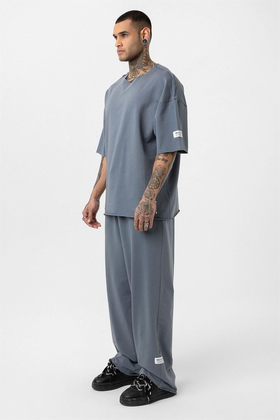 Label: Detailed Oversized Sweatsuit Set