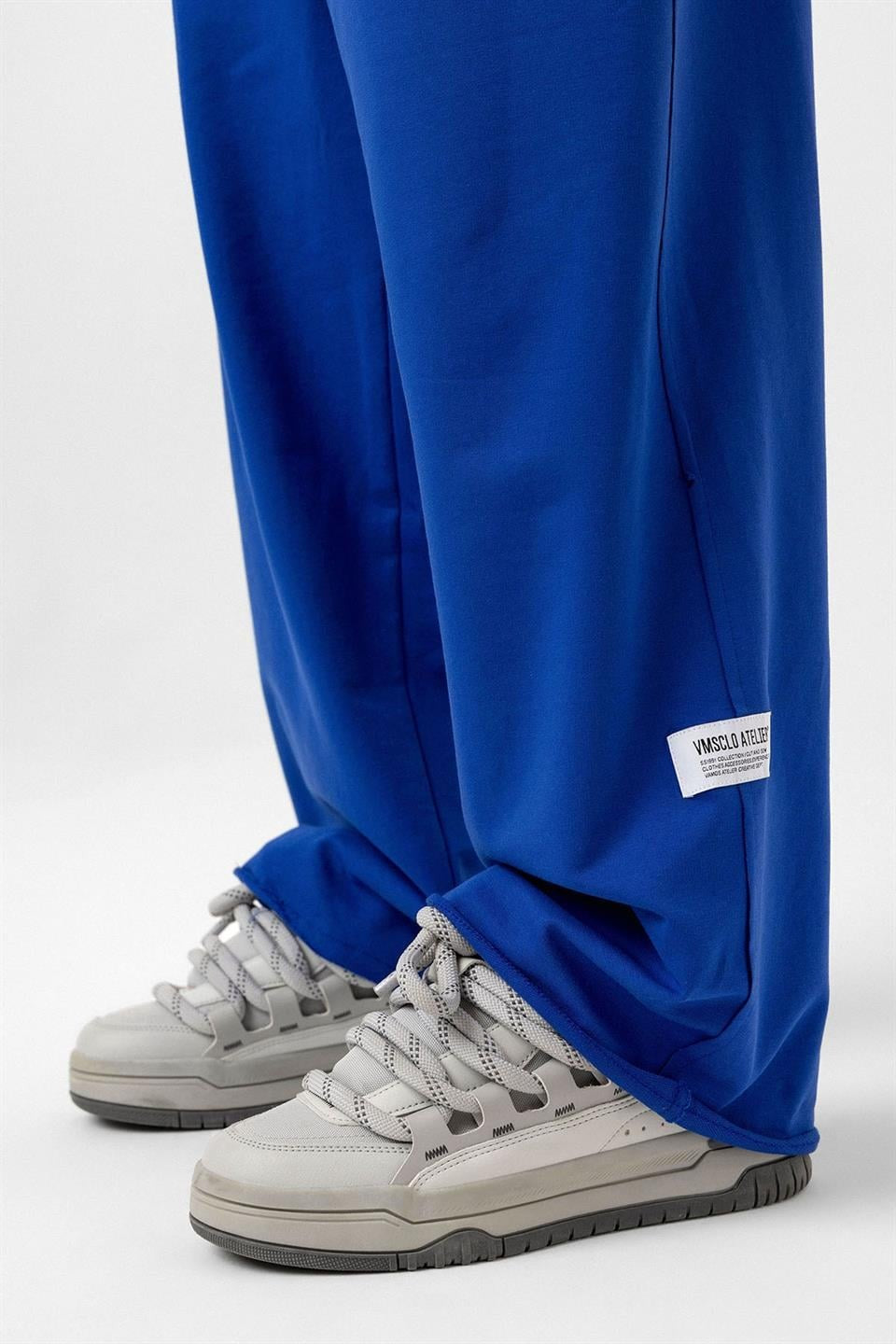 Label: Detailed Oversized Sweatsuit Set
