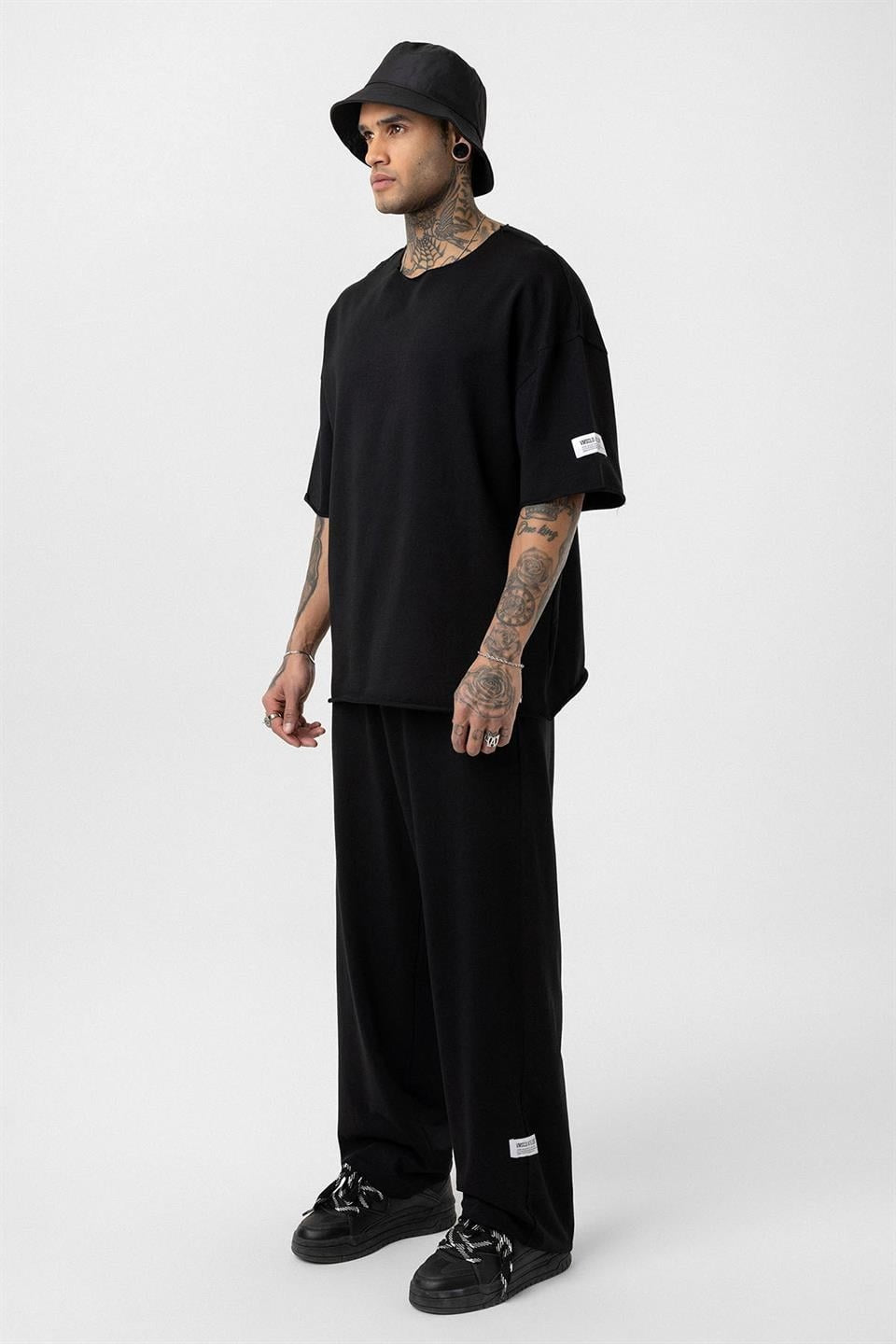 Label: Detailed Oversized Sweatsuit Set