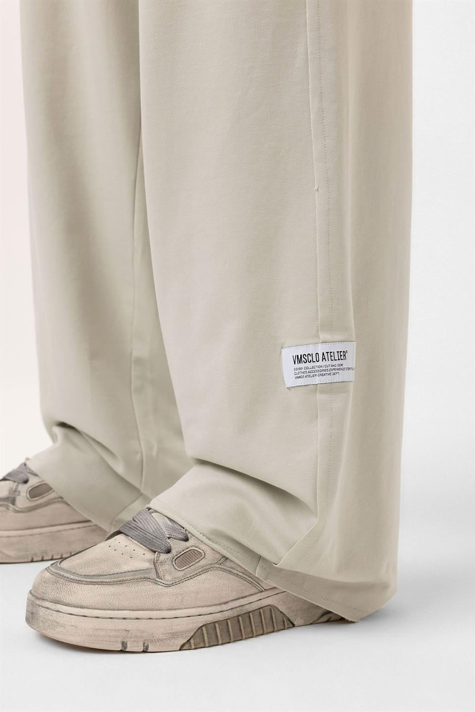 Label: Detailed Oversized Sweatsuit Set