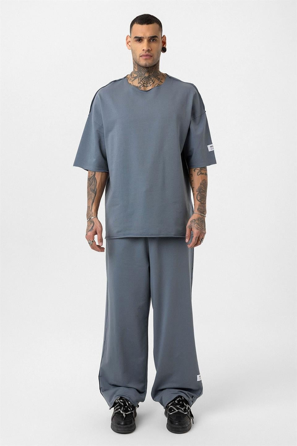 Label: Detailed Oversized Sweatsuit Set
