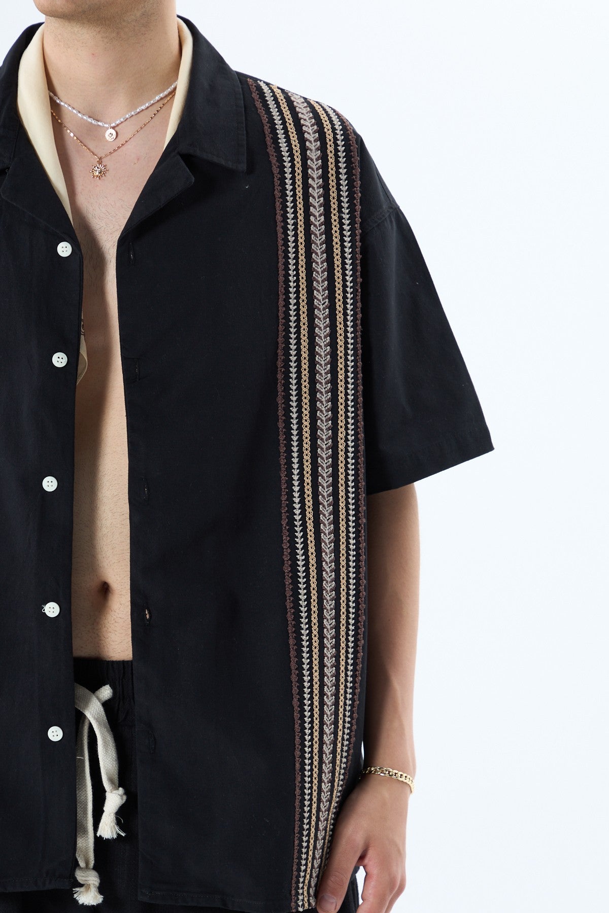 Oversized Short-Sleeve Linen Shirt with Embroidery Details and No Pockets
