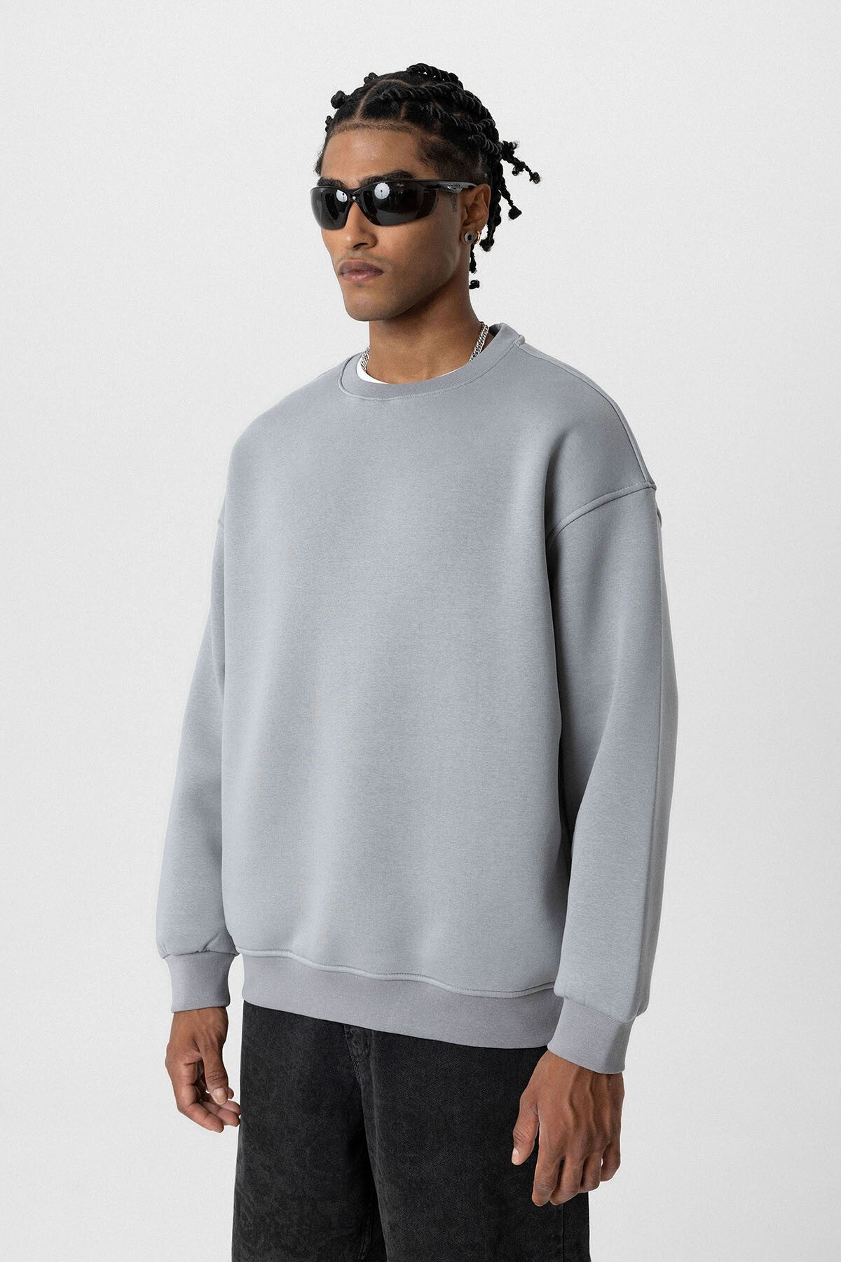 Basic Oversized Crew-Neck Sweatshirt