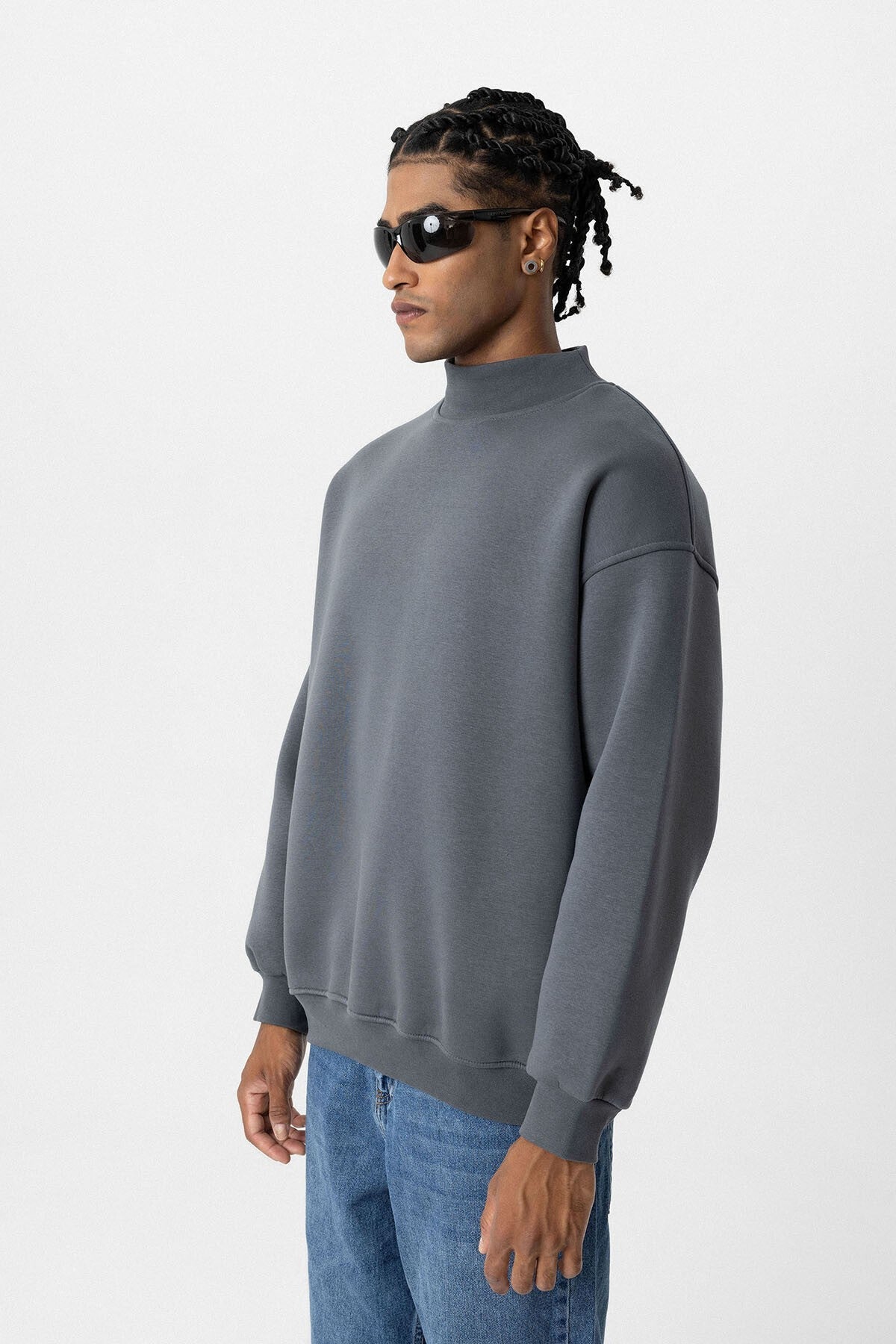 Basic Oversized Crew-Neck Sweatshirt