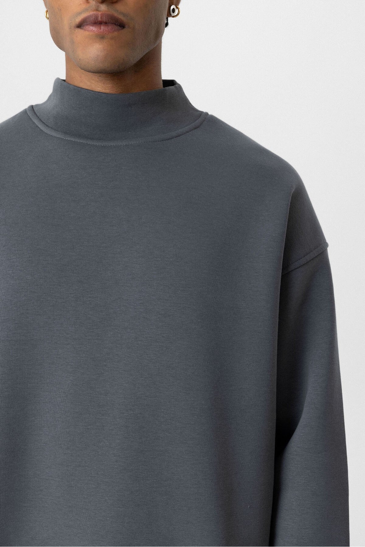 Basic Oversized Crew-Neck Sweatshirt