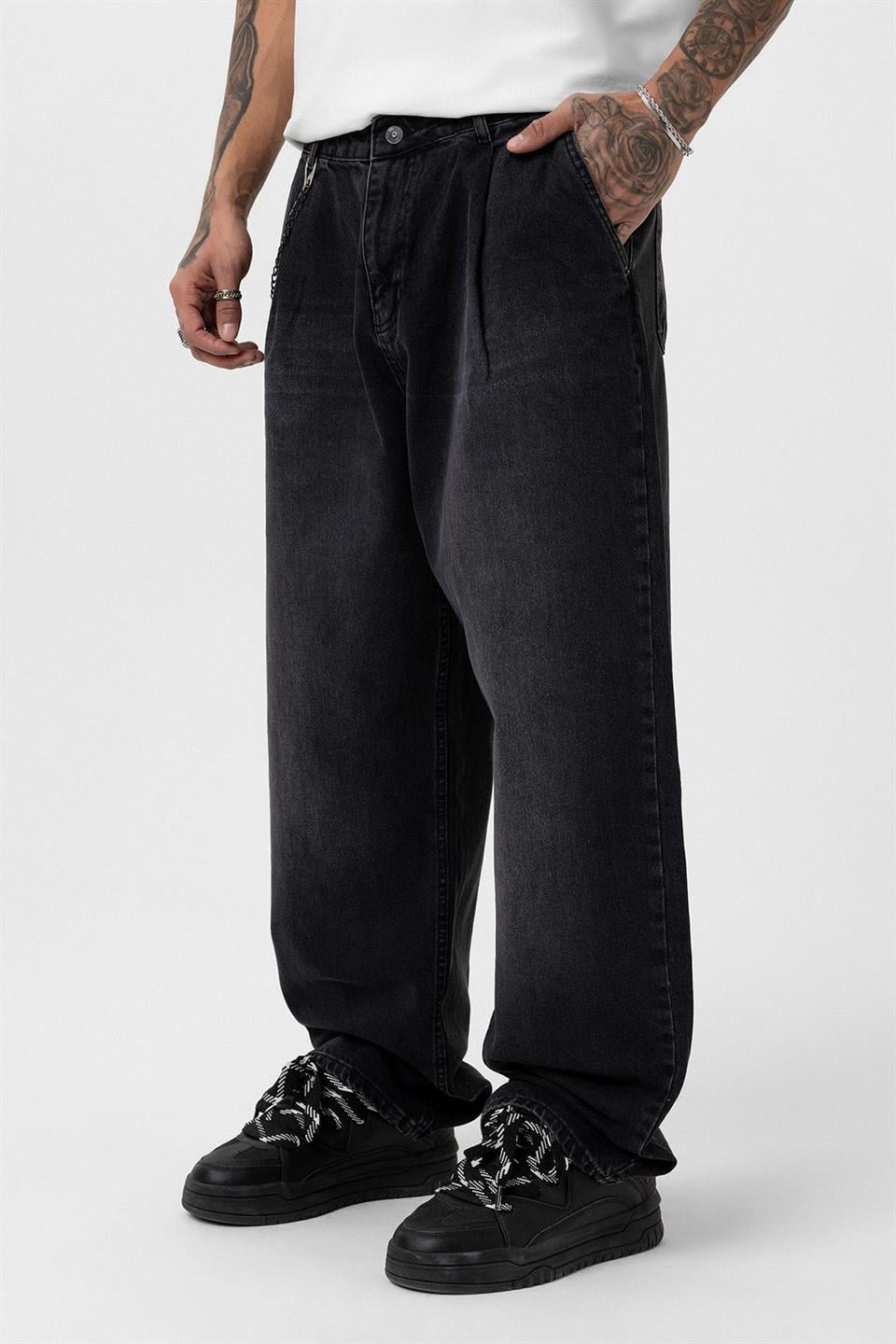 Pleated Baggy Jeans with Chain Accents