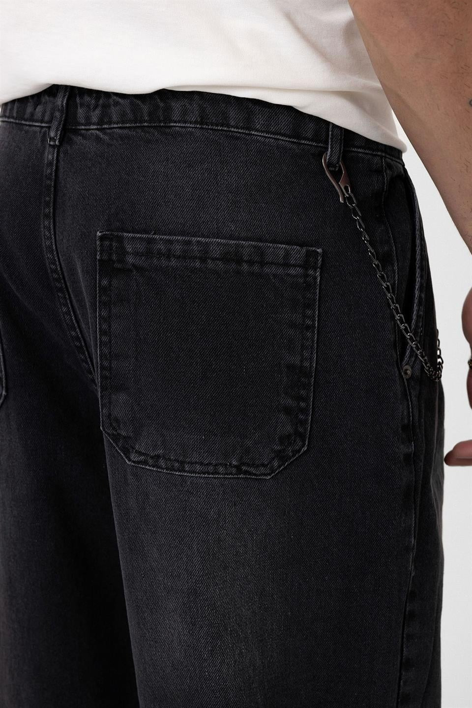 Pleated Baggy Jeans with Chain Accents