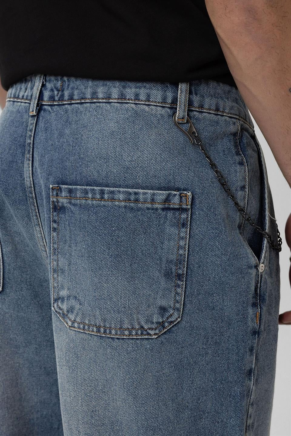 Pleated Baggy Jeans with Chain Accents