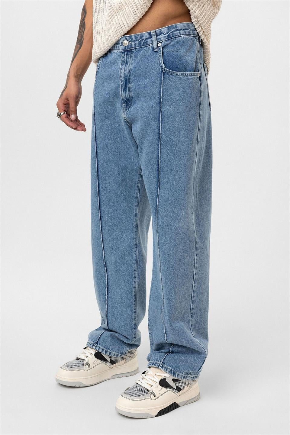 Stitched-Detail Relaxed-Fit Jeans