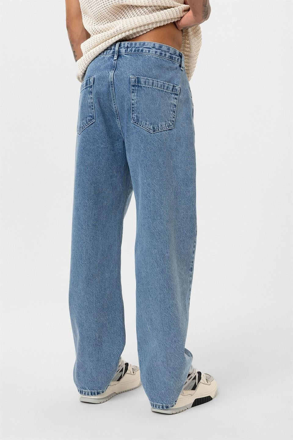 Stitched-Detail Relaxed-Fit Jeans