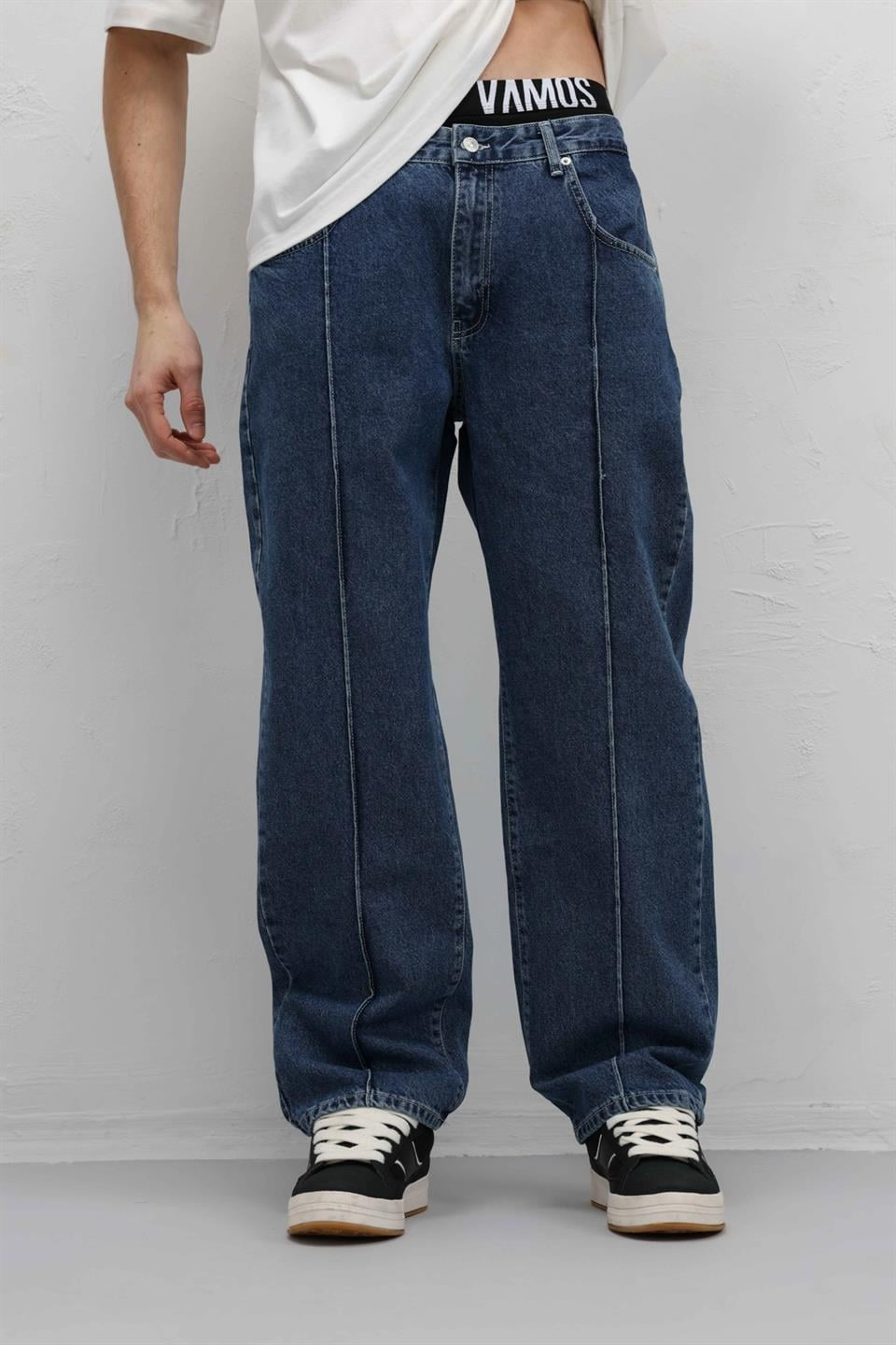 Stitched-Detail Relaxed-Fit Jeans