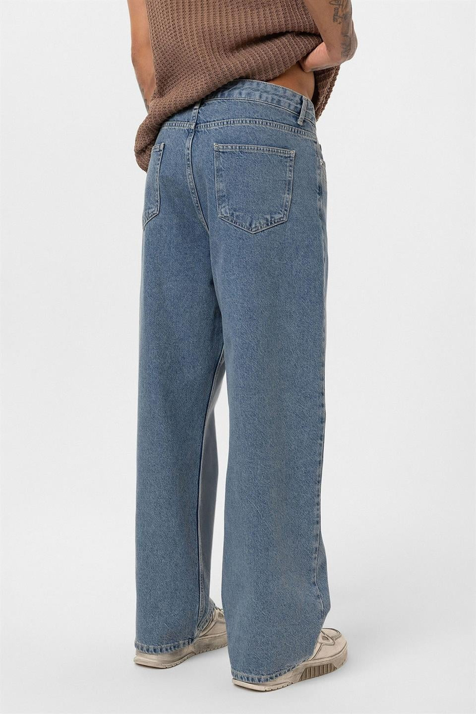 Relaxed-Fit Jeans with Pocket Details