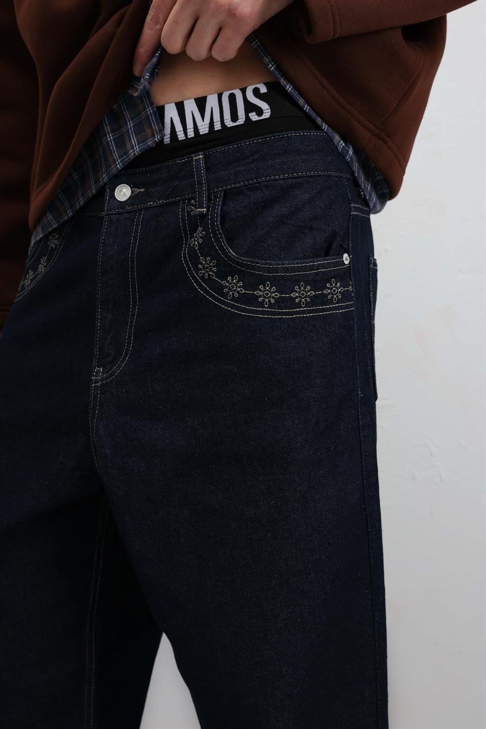 Relaxed-Fit Jeans with Pocket Details
