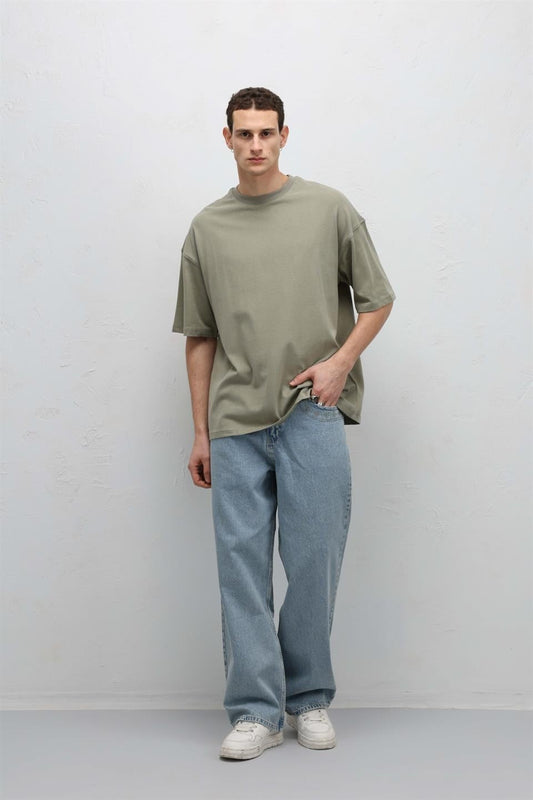 Relaxed-Fit Jeans with Pocket Details