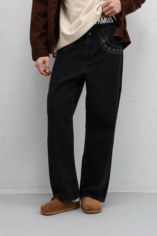 Relaxed-Fit Jeans with Pocket Details