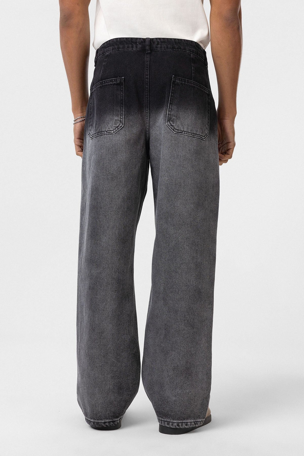 Baggy-Fit Jeans with Detailed Pockets