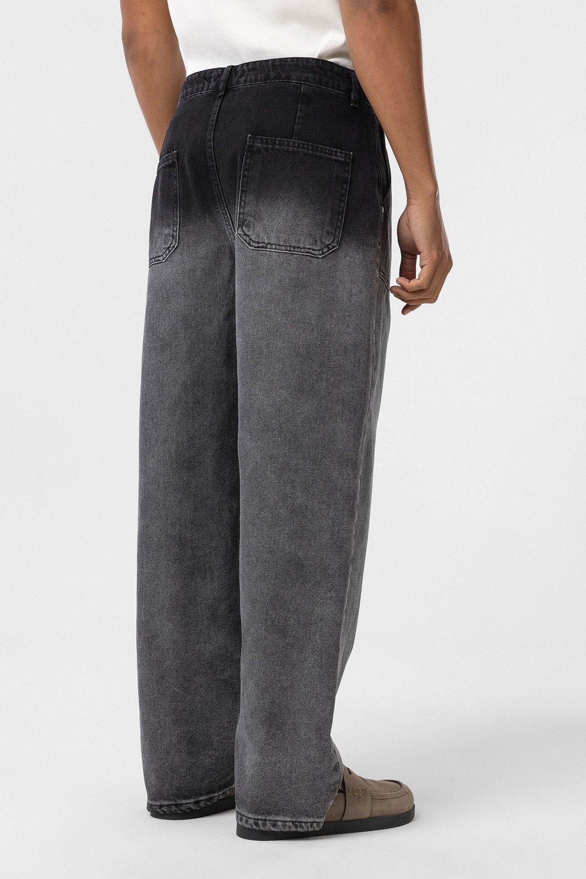 Baggy-Fit Jeans with Detailed Pockets