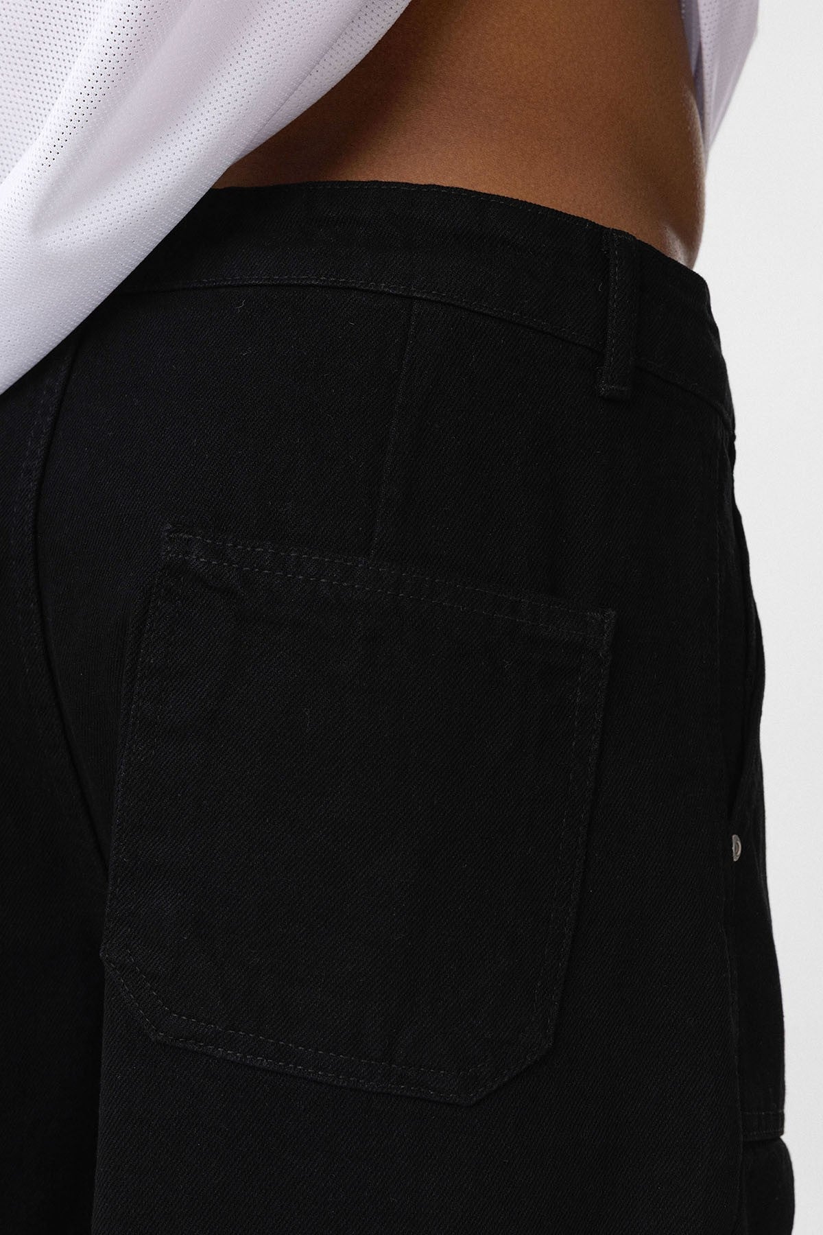 Baggy-Fit Jeans with Detailed Pockets