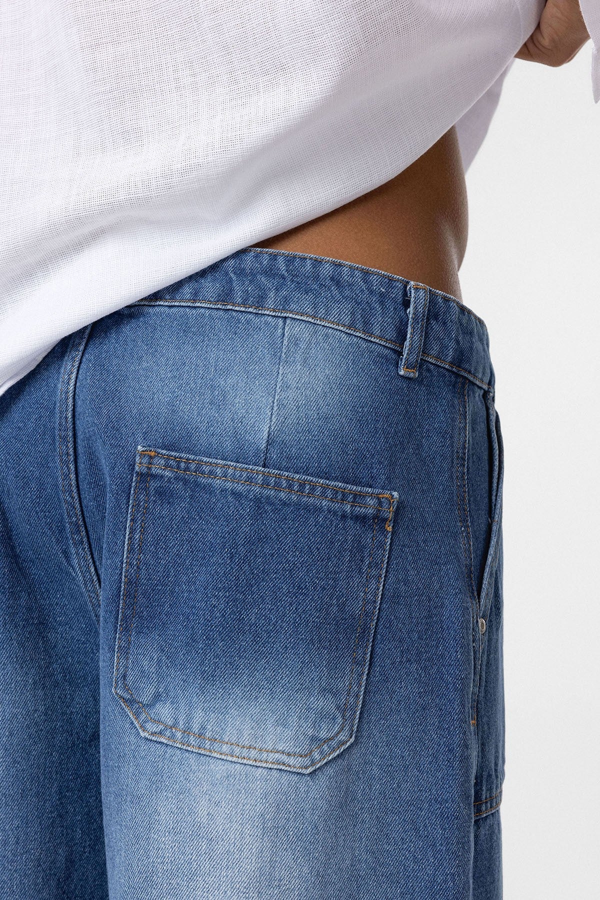 Baggy-Fit Jeans with Detailed Pockets