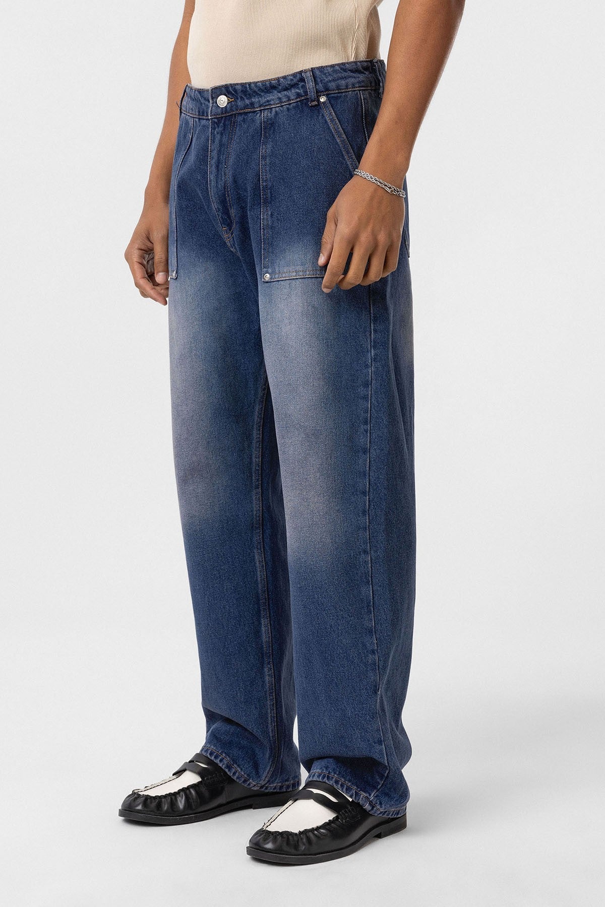 Baggy-Fit Jeans with Detailed Pockets
