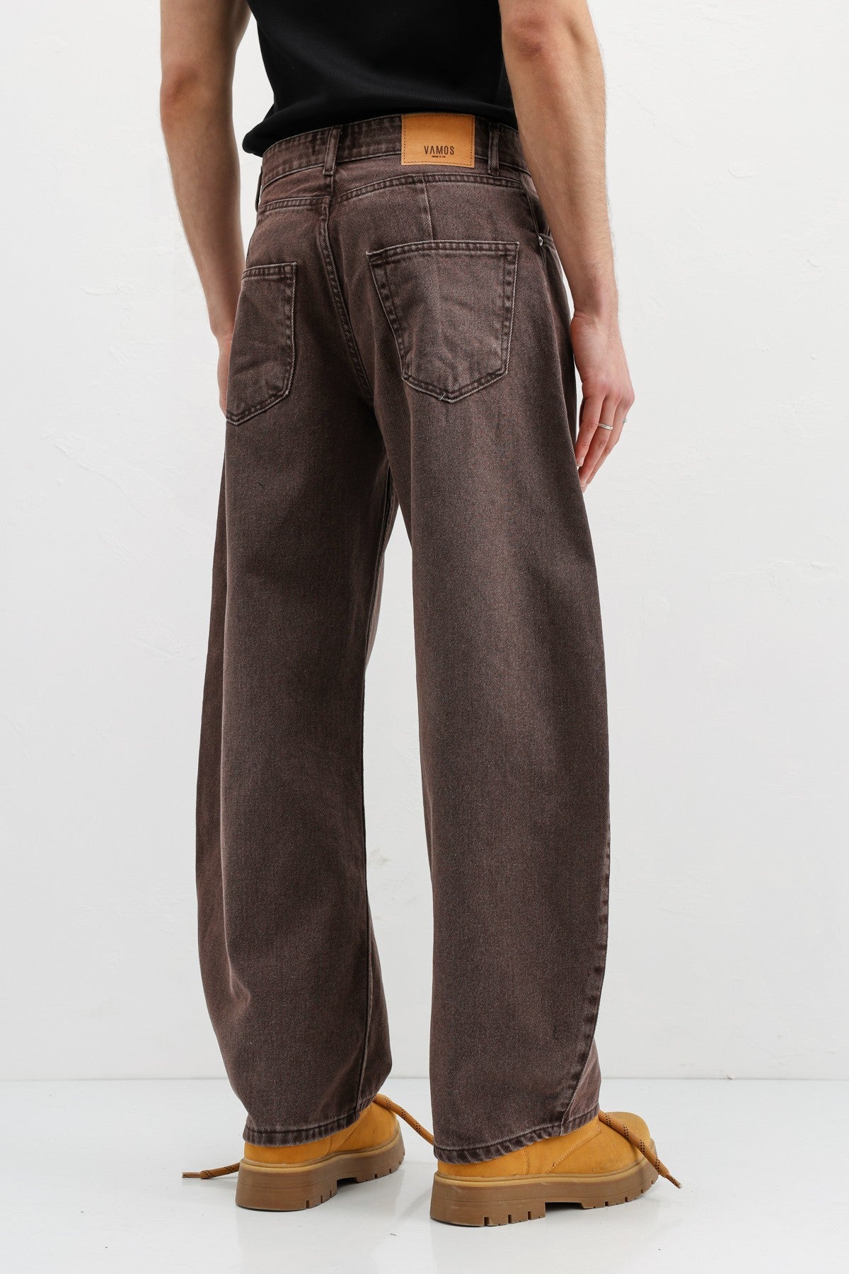 Balloon-Fit Jeans