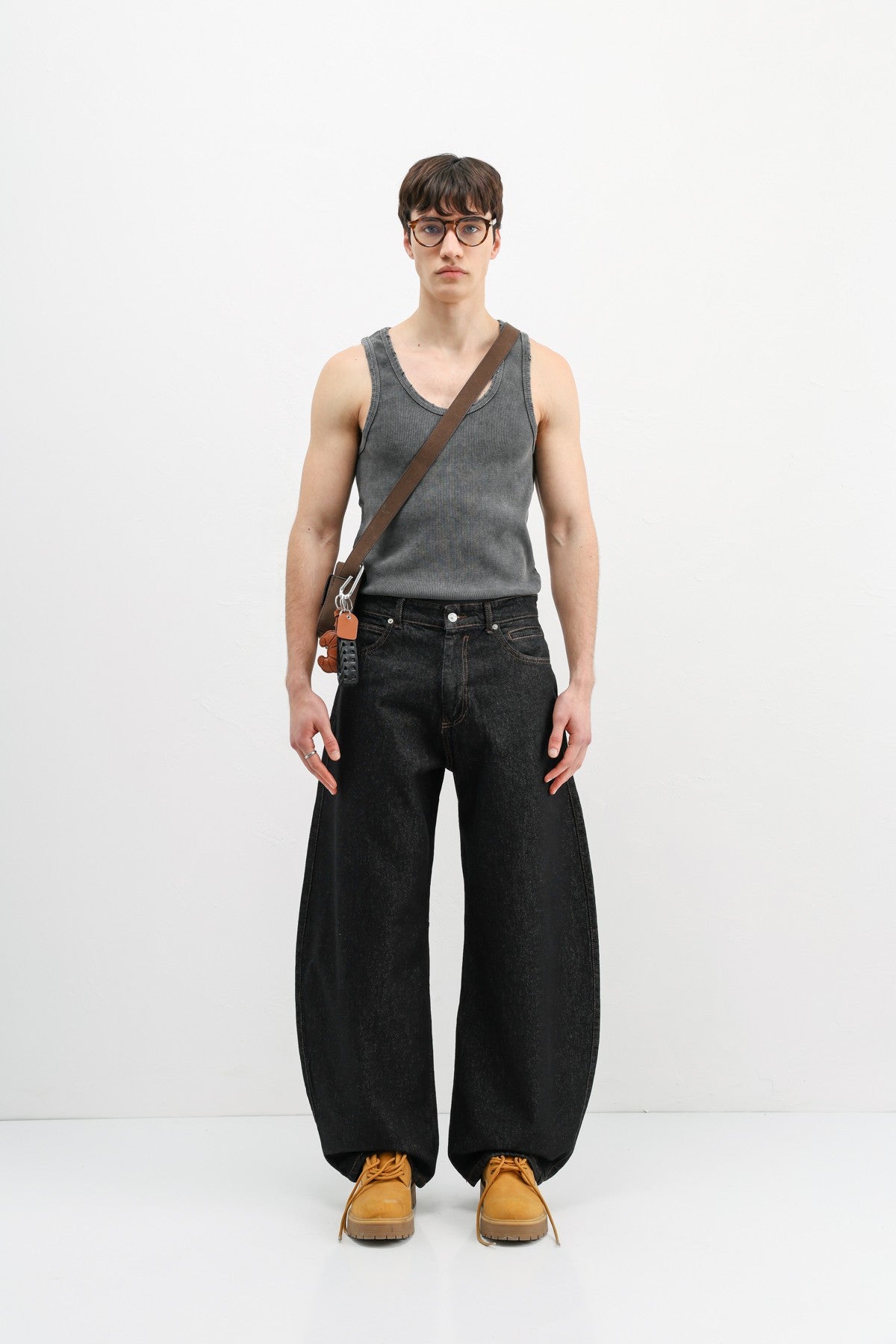 Balloon-Fit Jeans