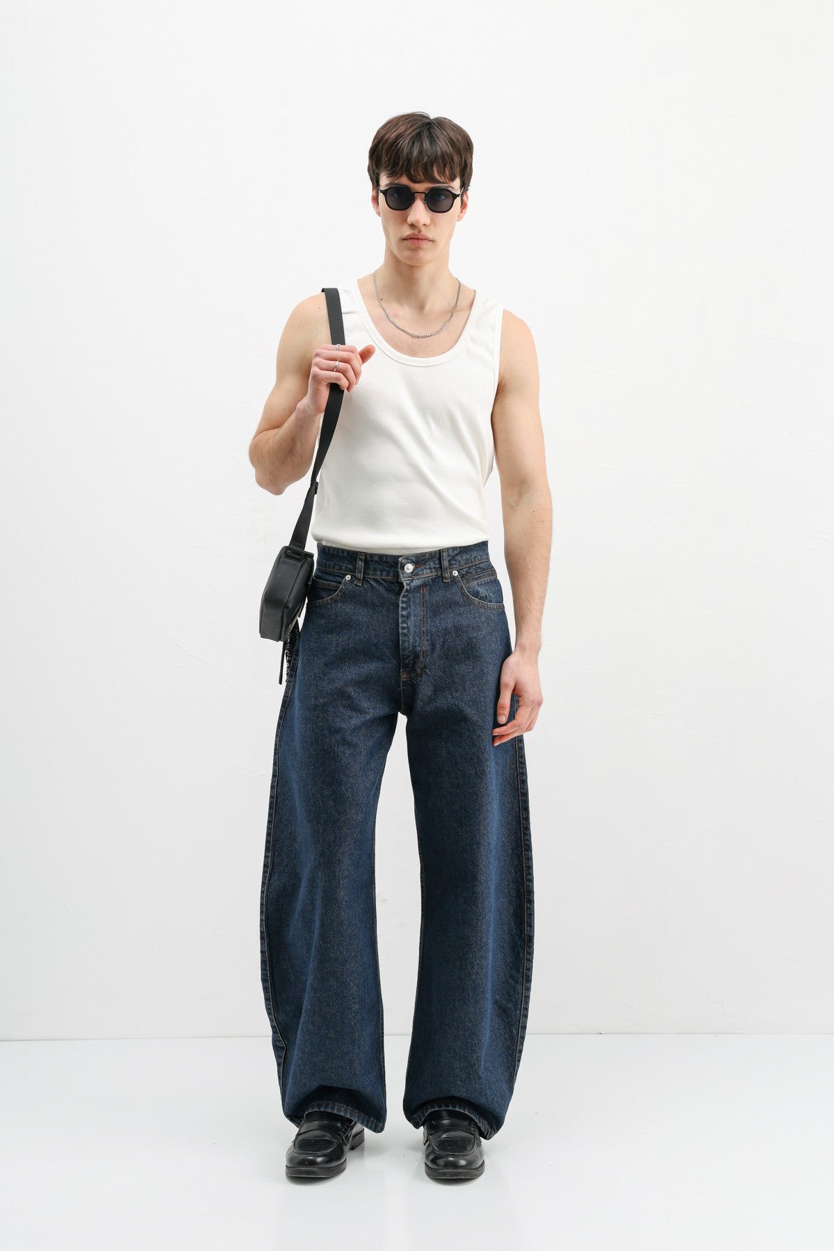 Balloon-Fit Jeans