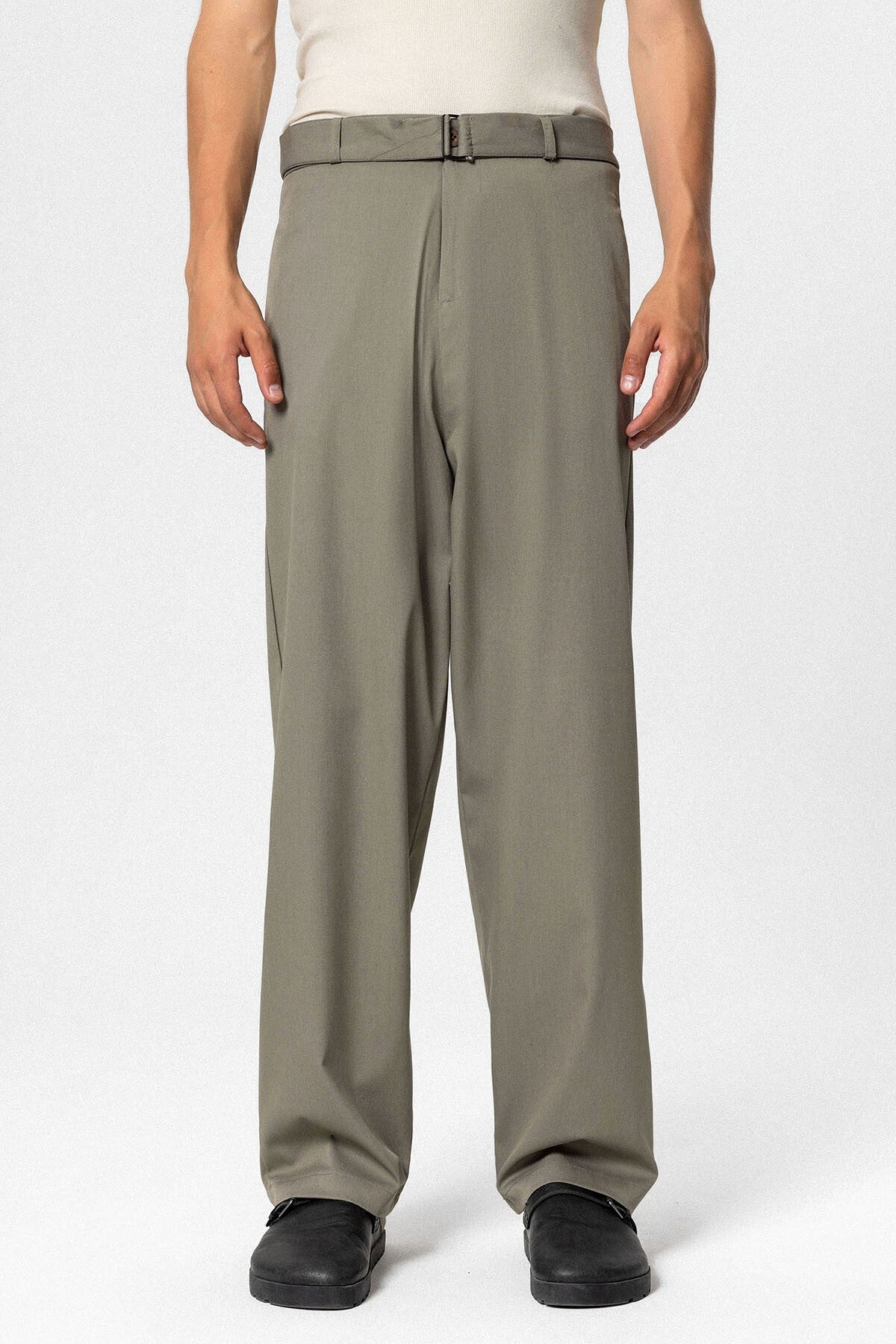 Arched-Waist Baggy Fabric Pants