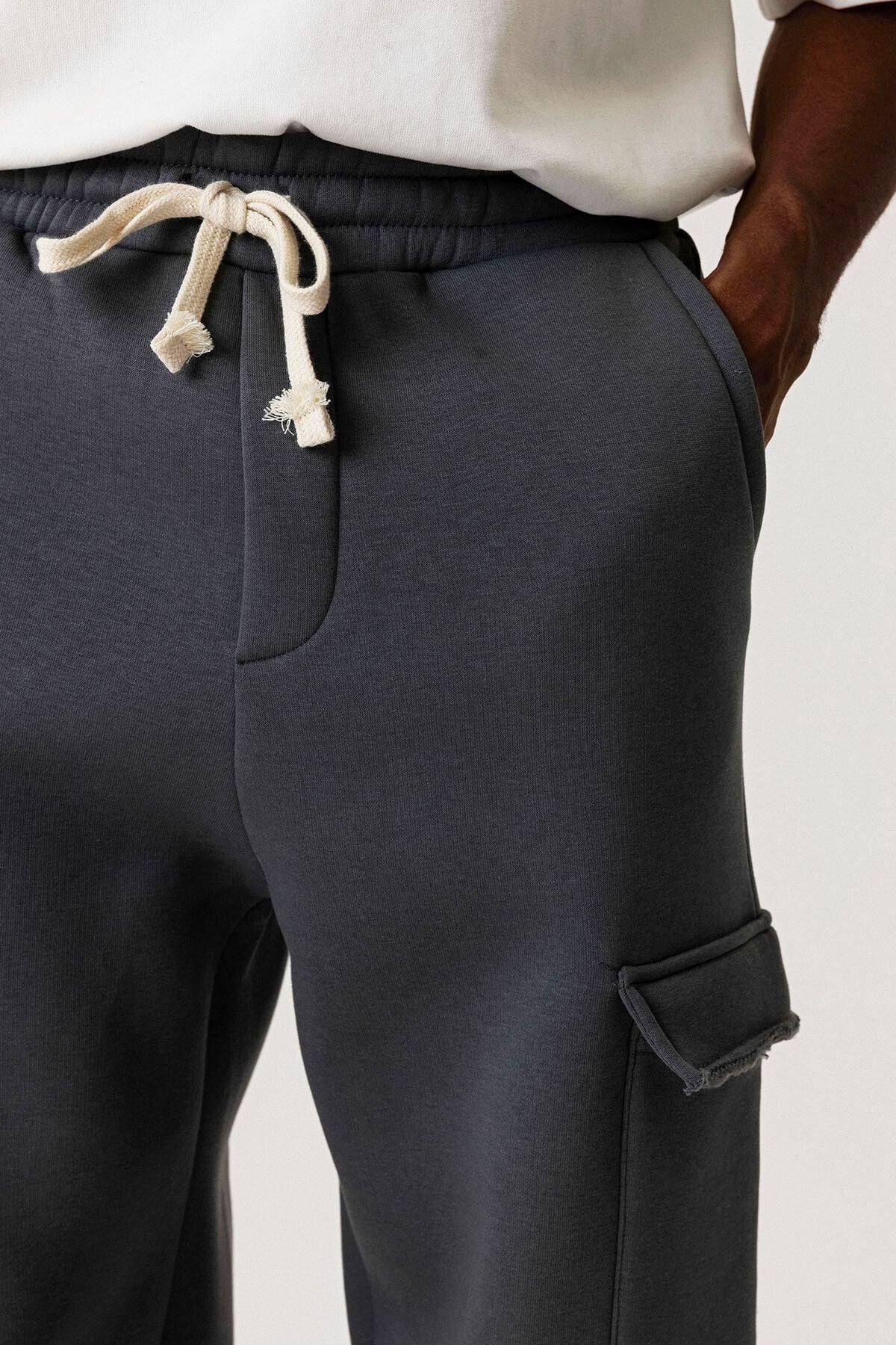 Basic Baggy Sweatpants with Cargo Pockets