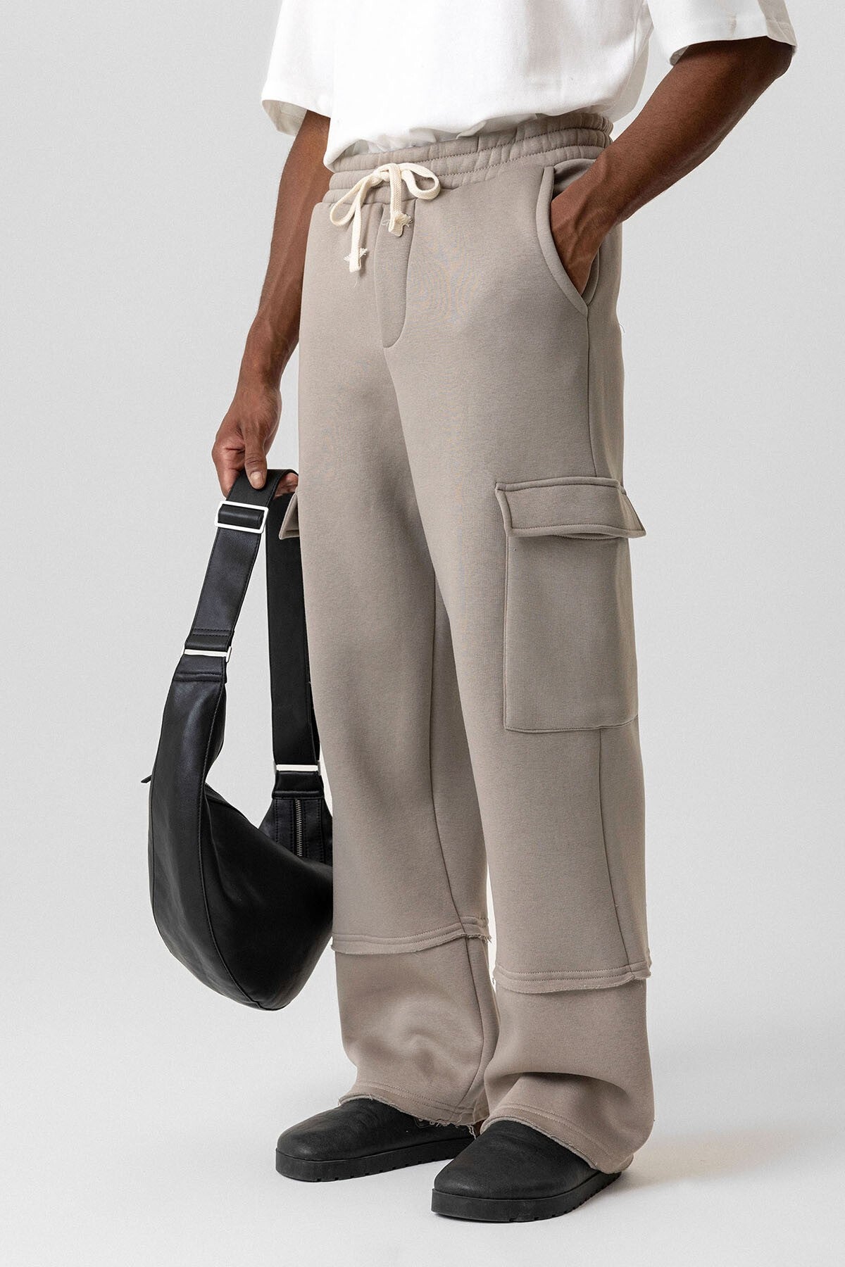 Basic Baggy Sweatpants with Cargo Pockets