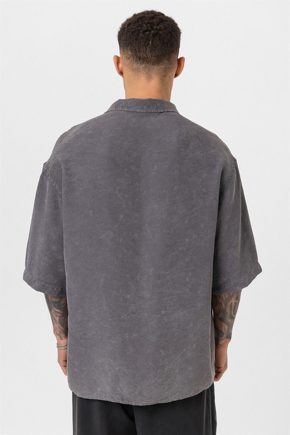 Oversized Short-Sleeve Shirt (Machine Washable)