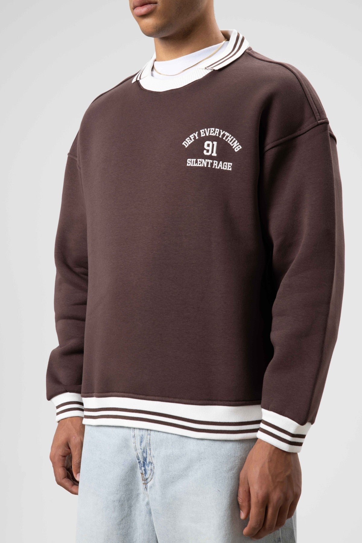Oversized Collar Sweatshirt with Embroidery Details