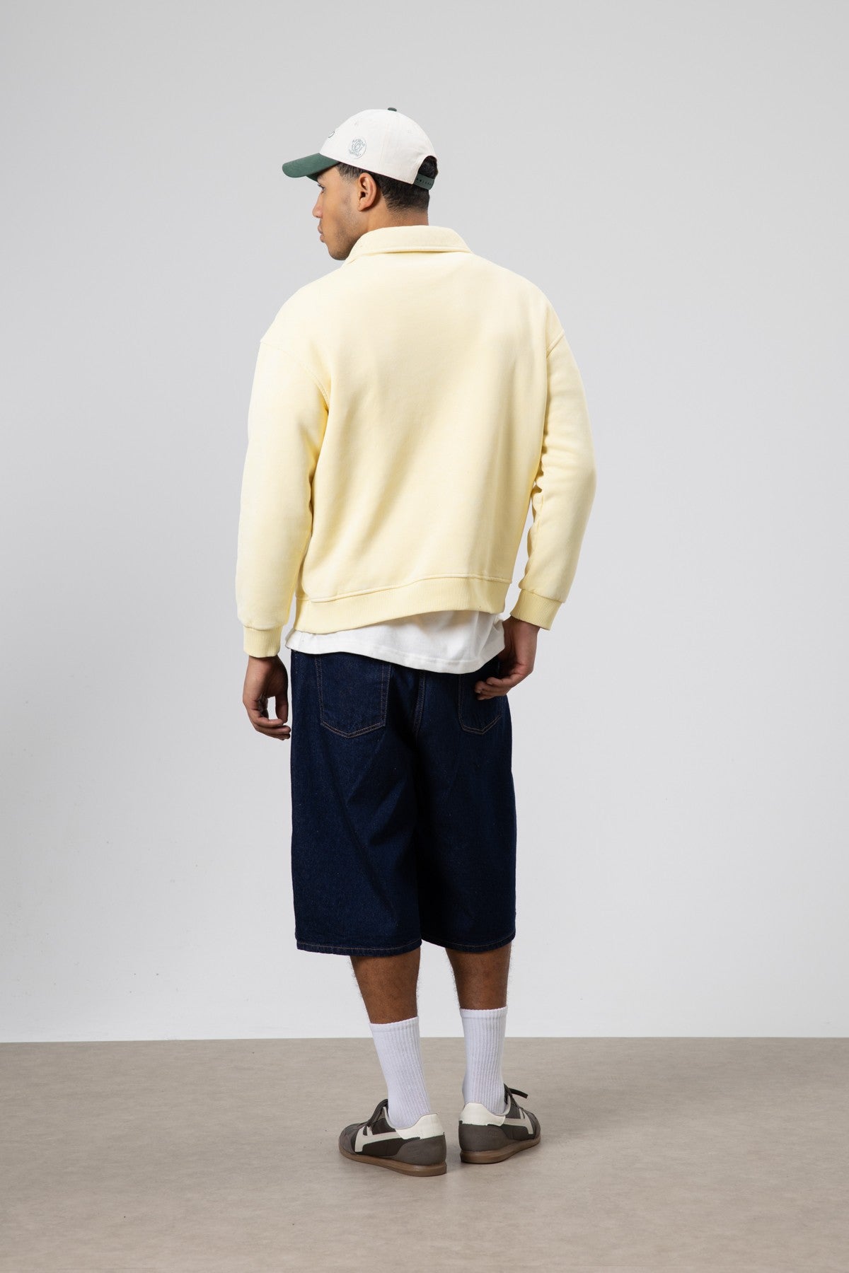 Oversized Printed Sweatshirt with a Collar and Zipper