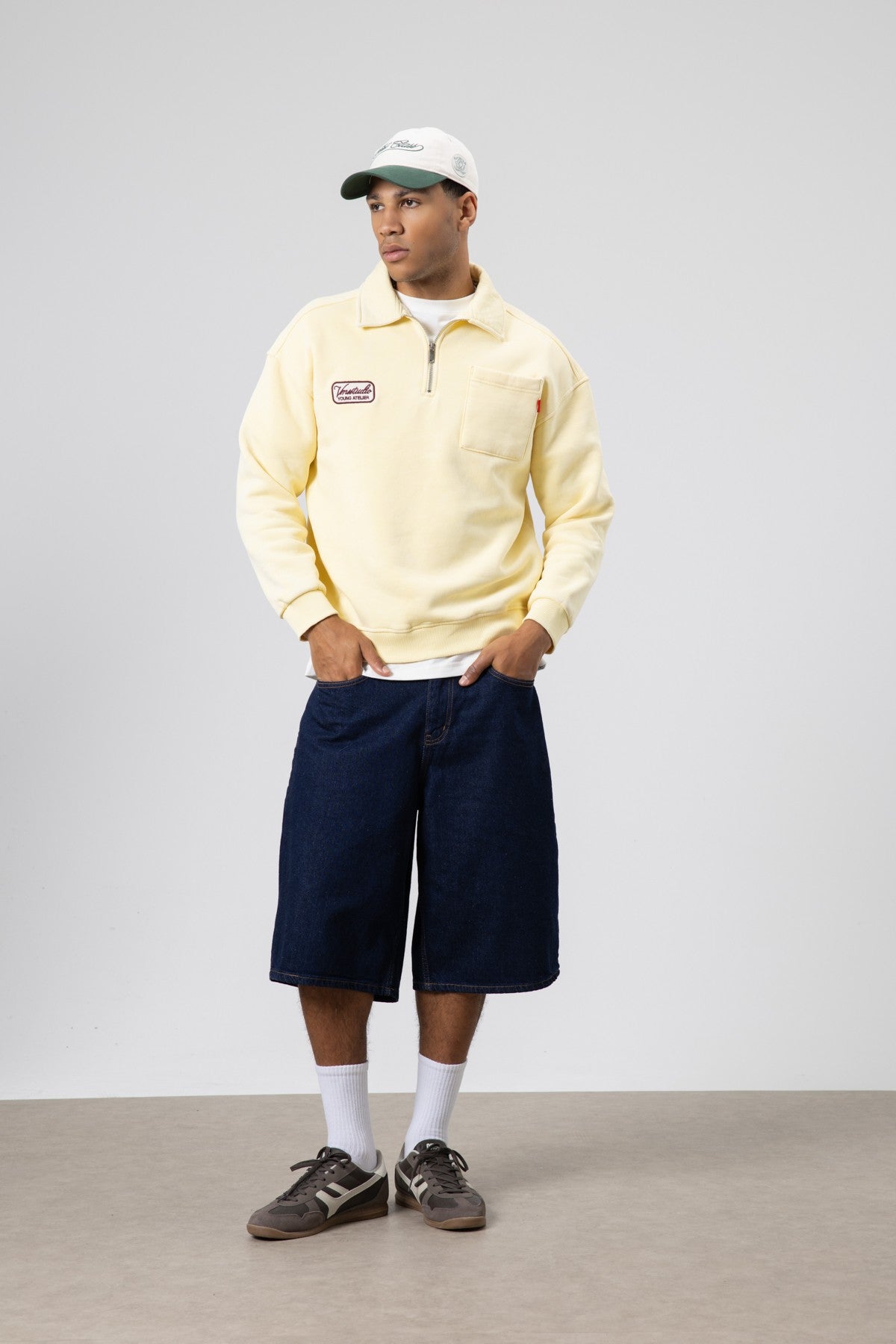 Oversized Printed Sweatshirt with a Collar and Zipper