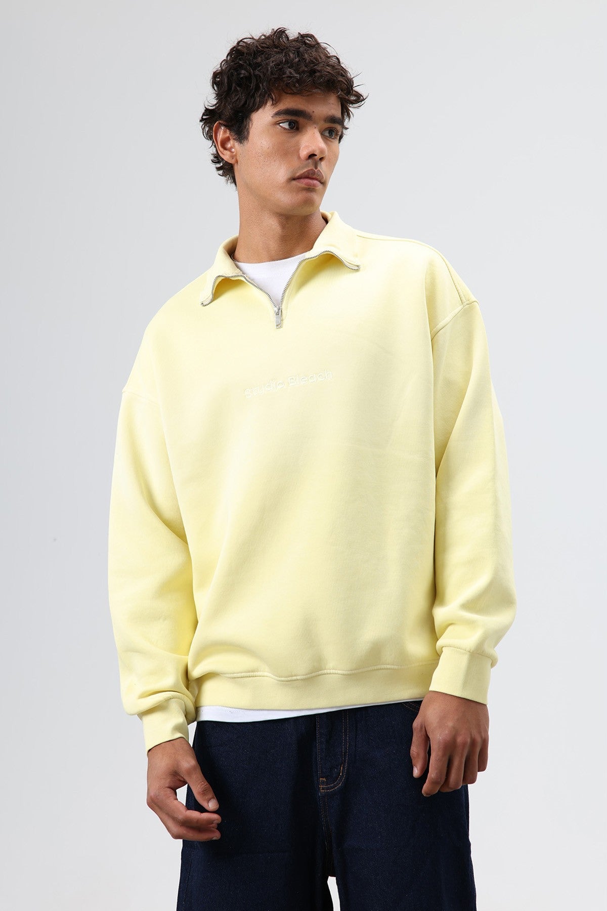 Oversized Sweatshirt with a Collar and Zipper