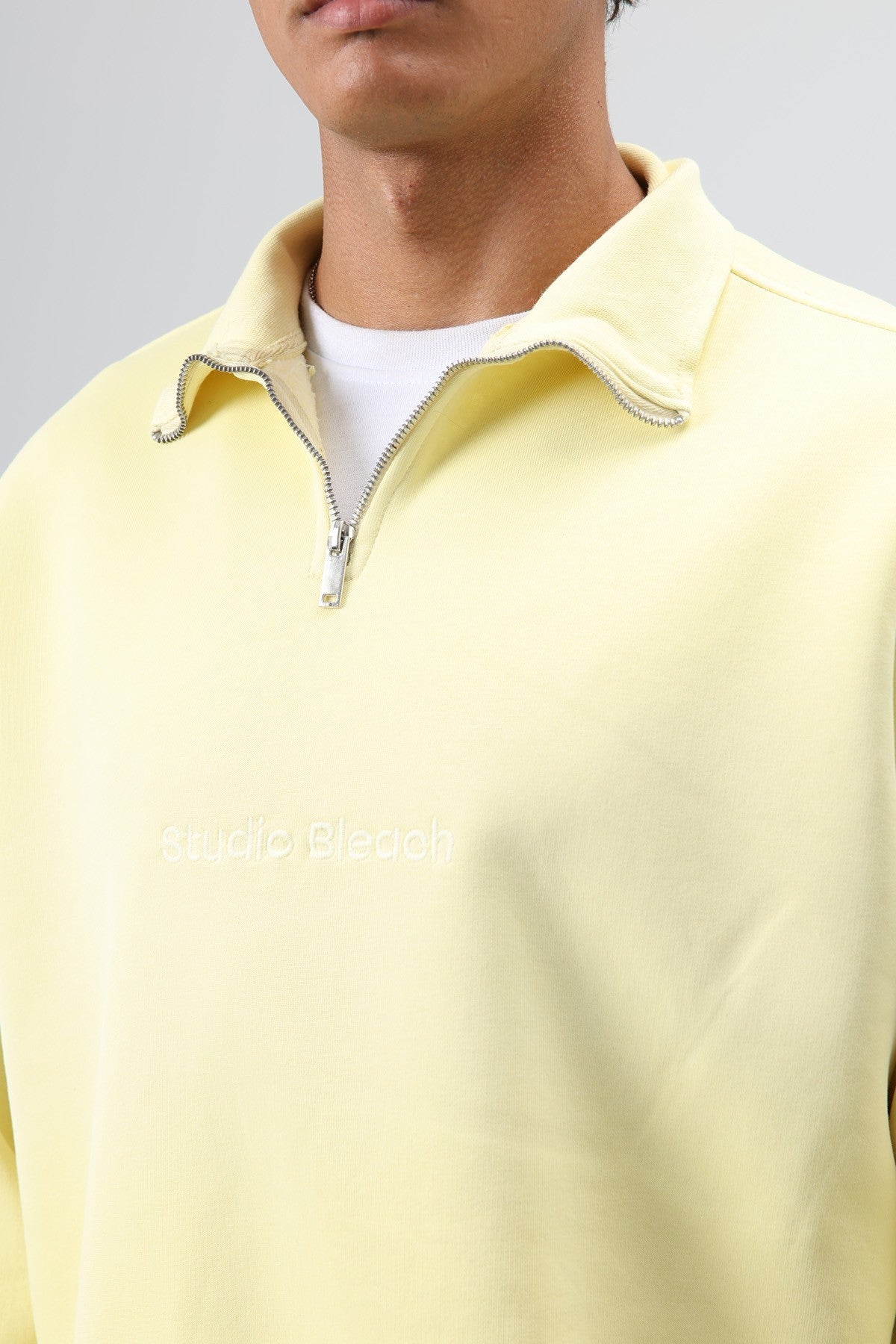 Oversized Sweatshirt with a Collar and Zipper